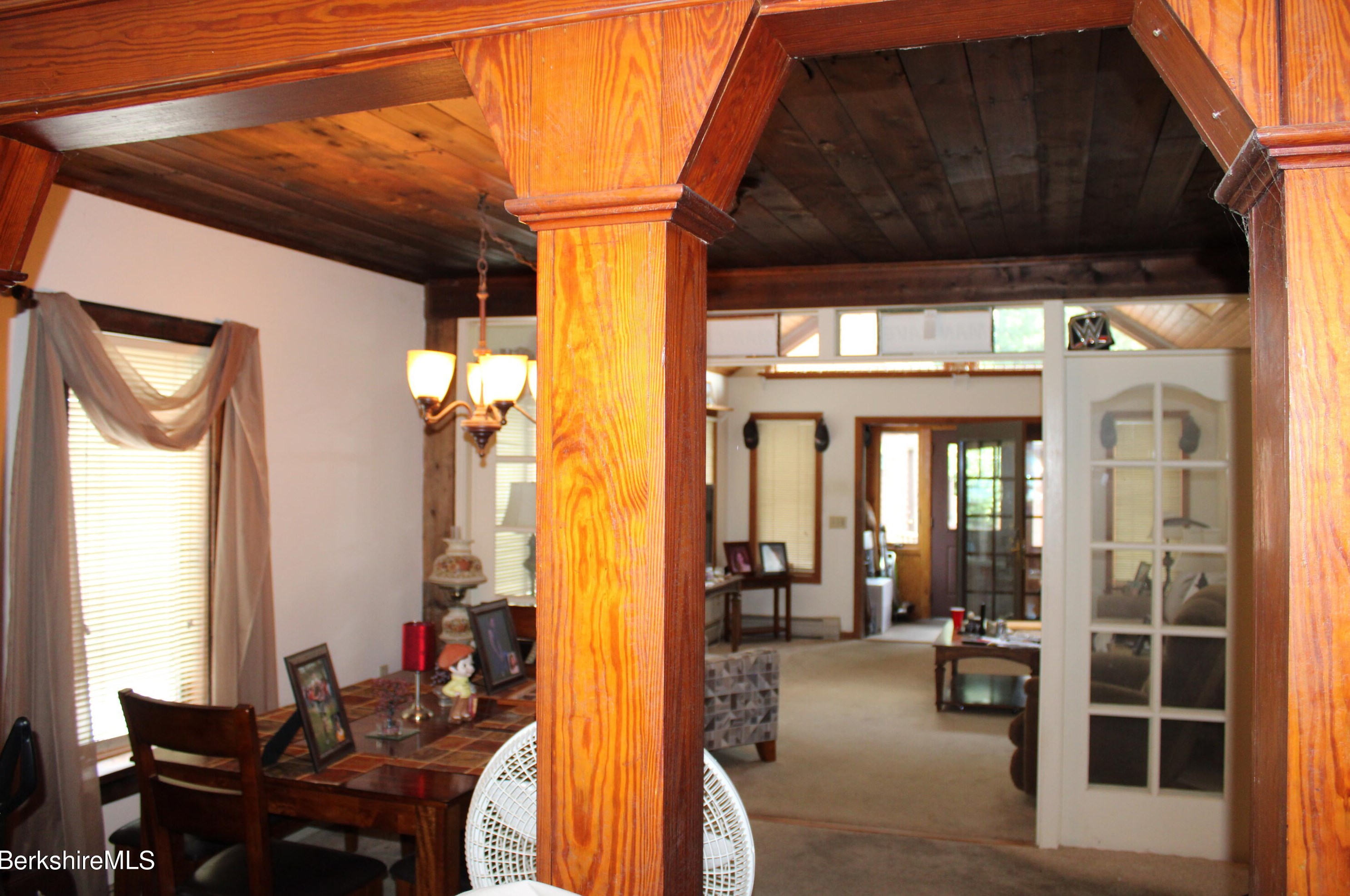 21 Elberon Ave, Pittsfield MA 01201-2838 exterior