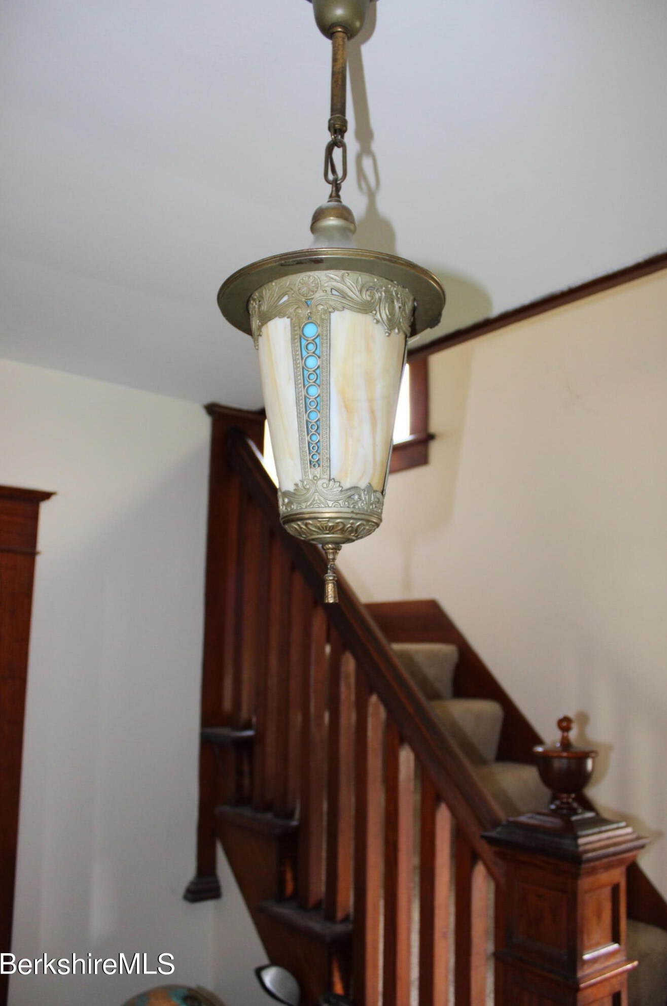 21 Elberon Ave, Pittsfield MA 01201-2838 exterior