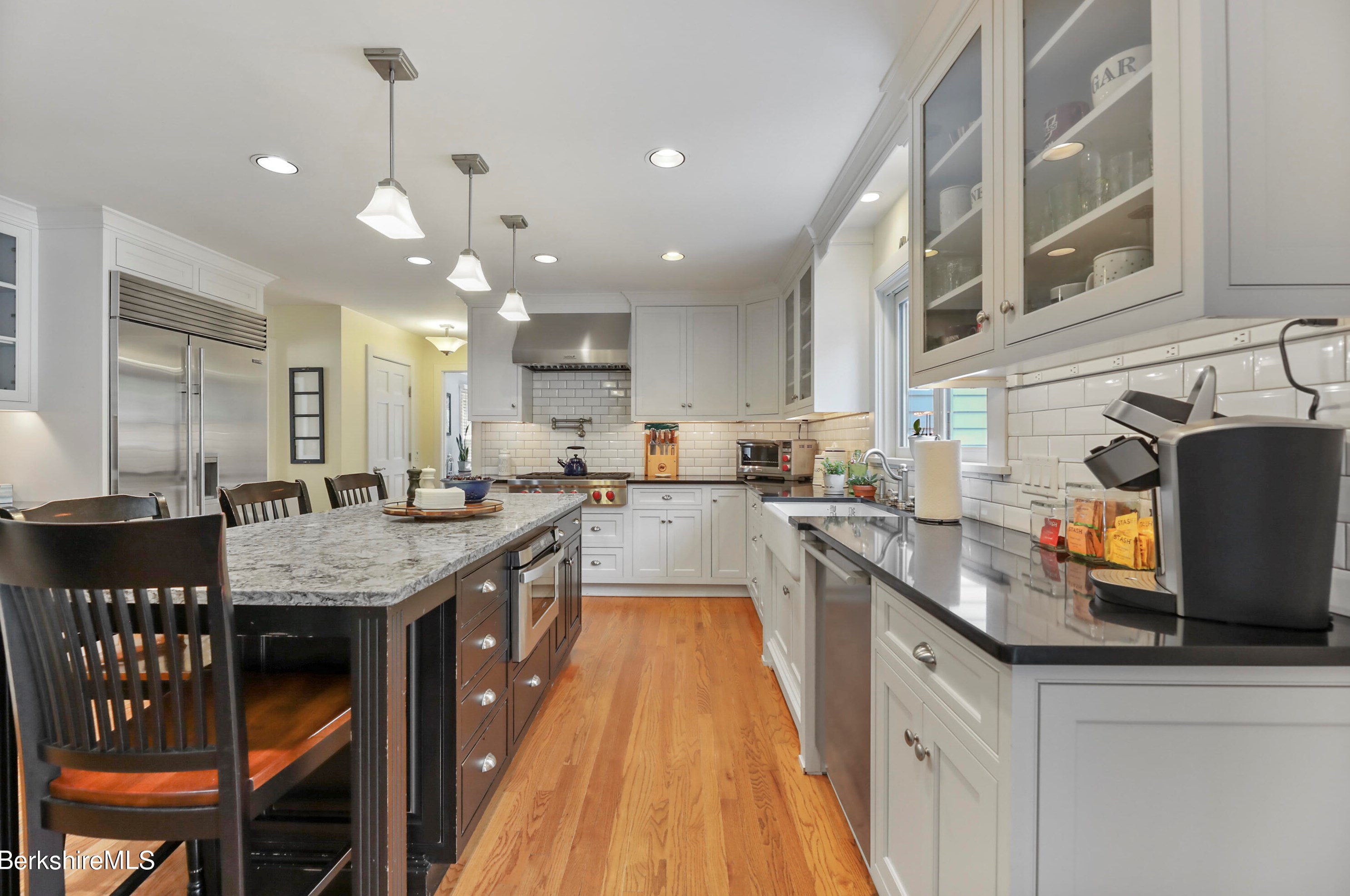 15 Filomena Dr, Pittsfield MA  01201-8438 exterior