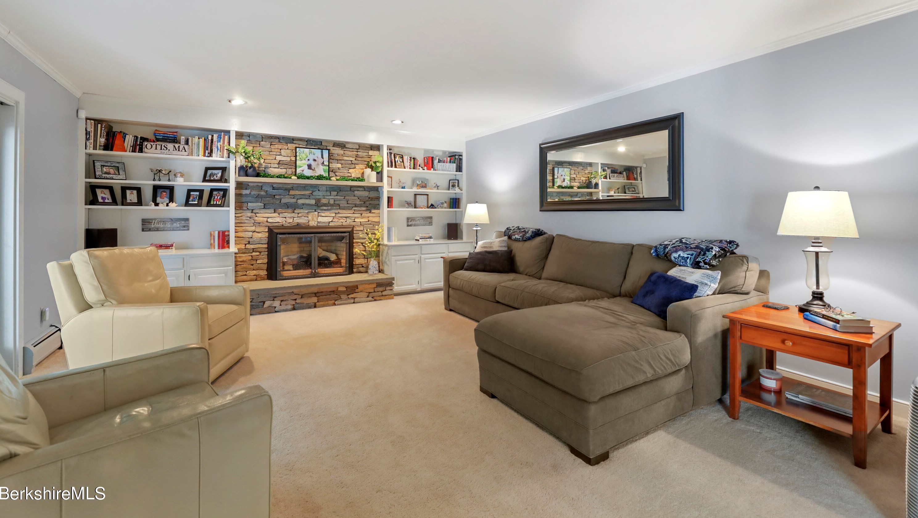 15 Filomena Dr, Pittsfield MA  01201-8438 exterior