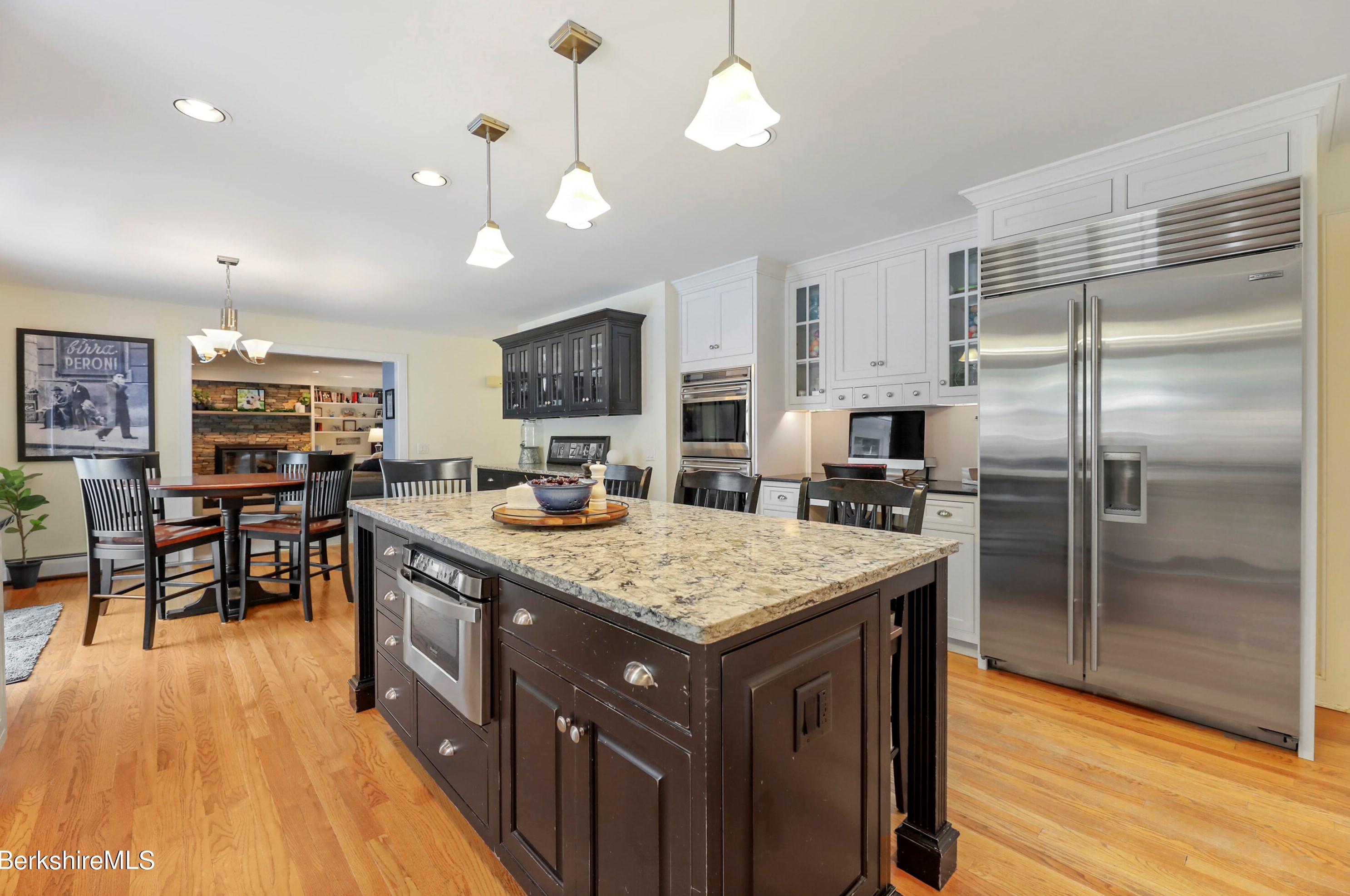 15 Filomena Dr, Pittsfield MA  01201-8438 exterior