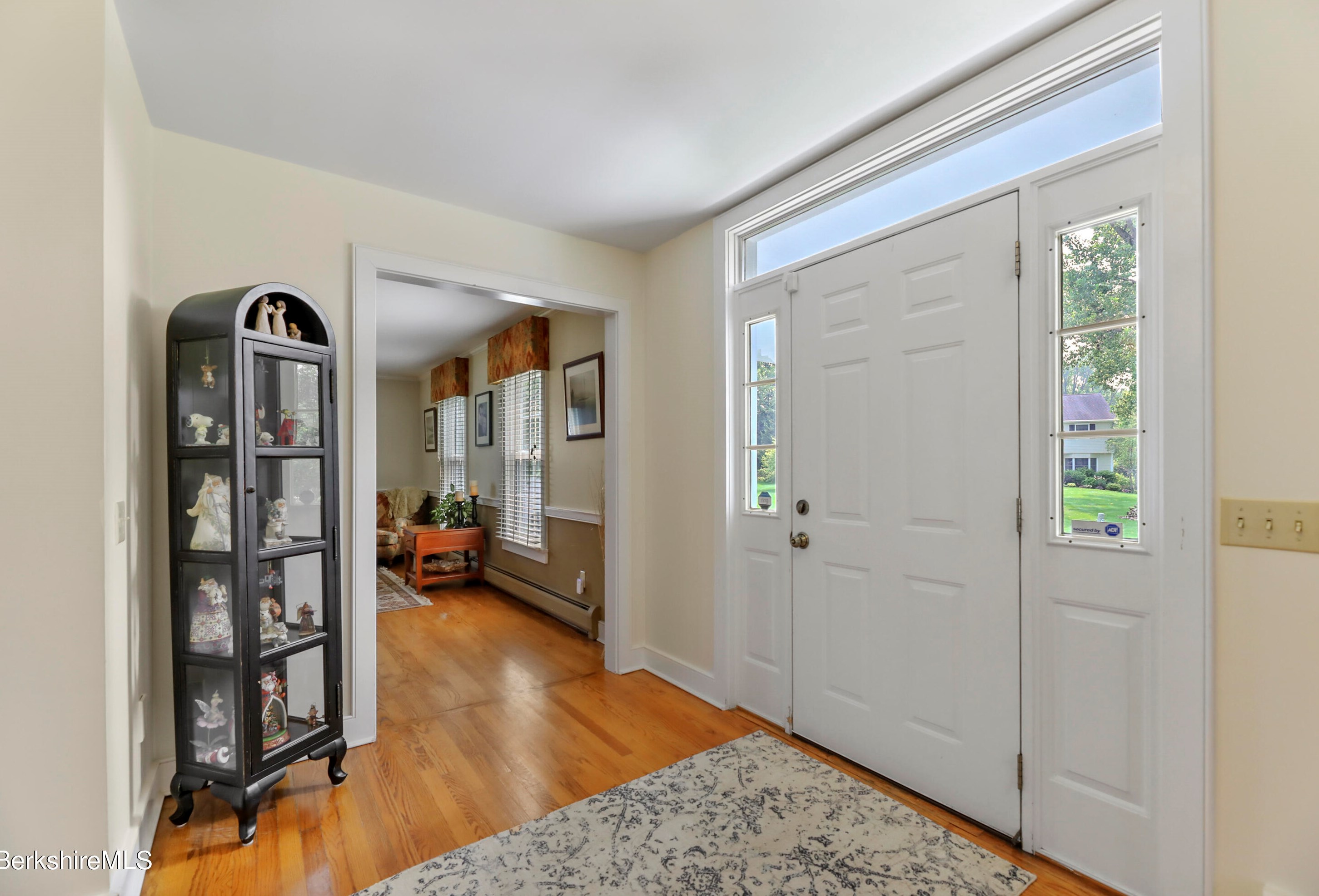 15 Filomena Dr, Pittsfield MA  01201-8438 exterior