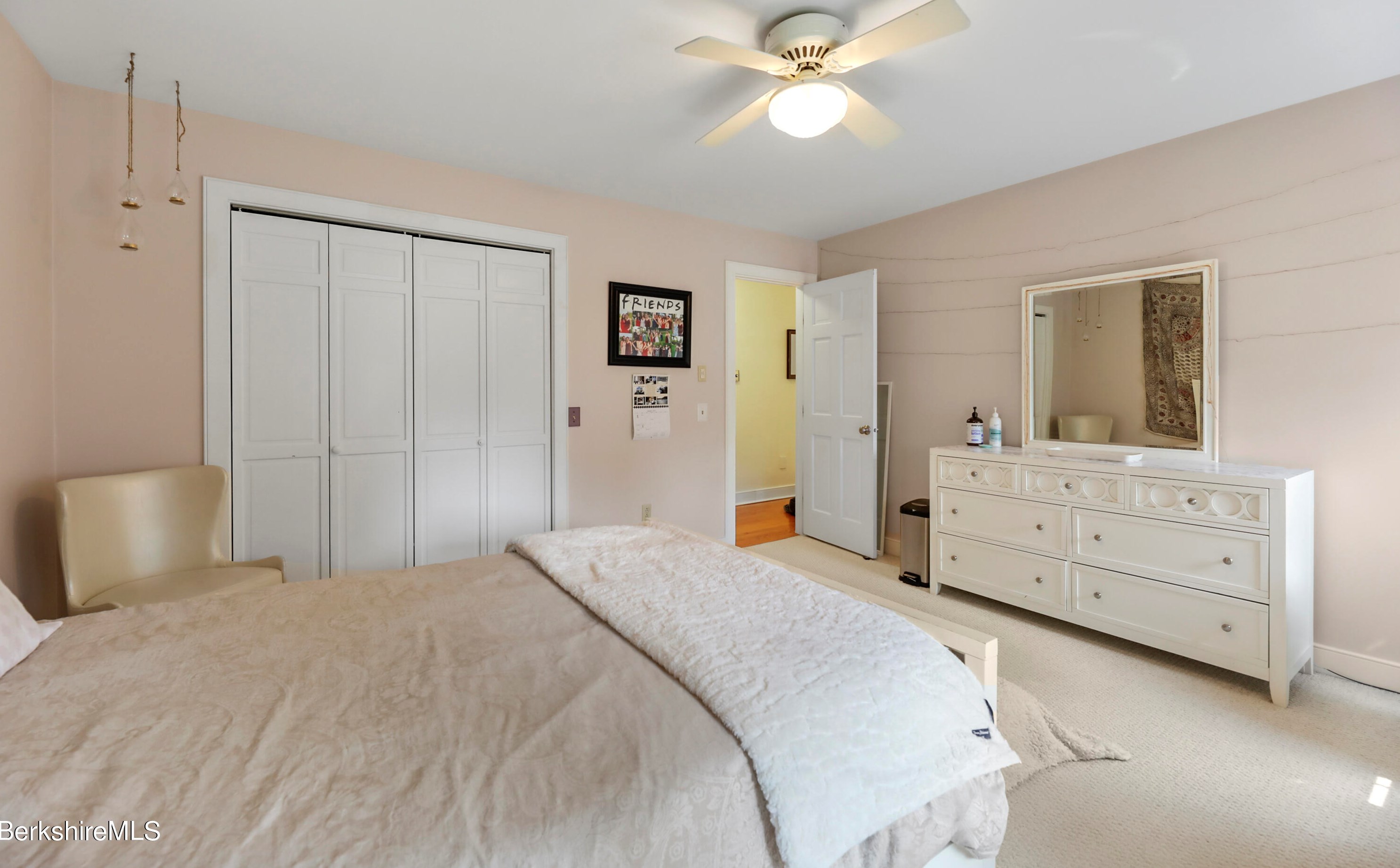 15 Filomena Dr, Pittsfield MA  01201-8438 exterior