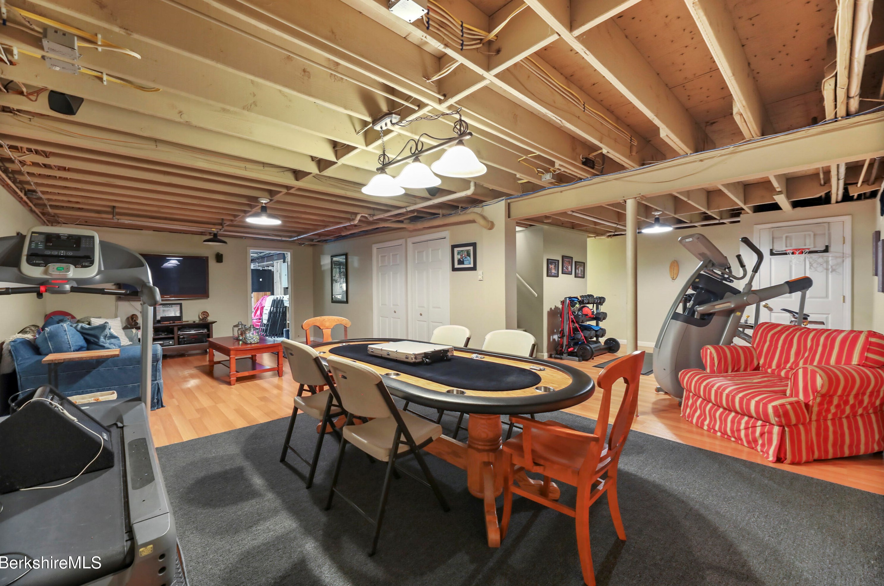 15 Filomena Dr, Pittsfield MA  01201-8438 exterior