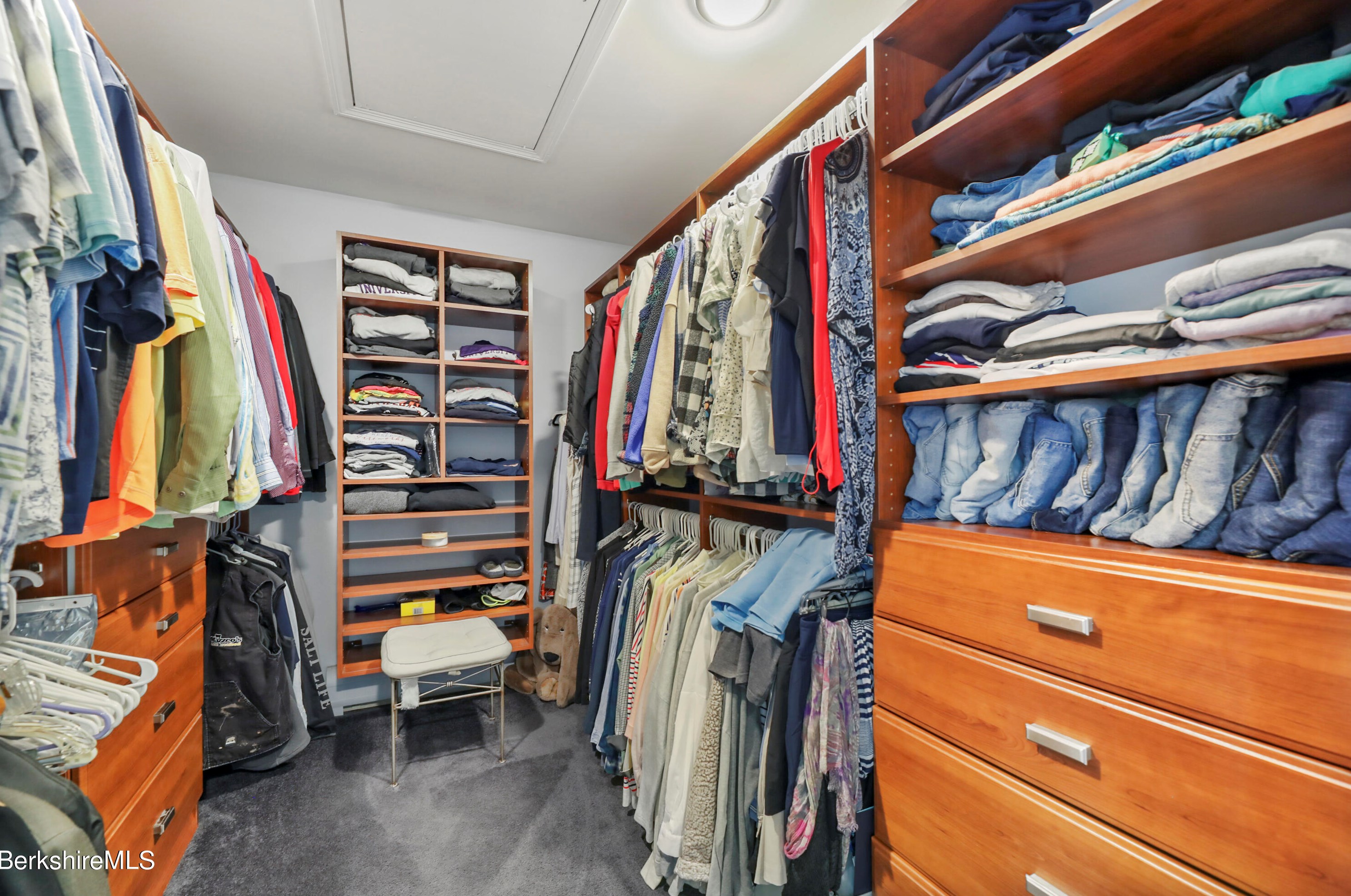 15 Filomena Dr, Pittsfield MA  01201-8438 exterior