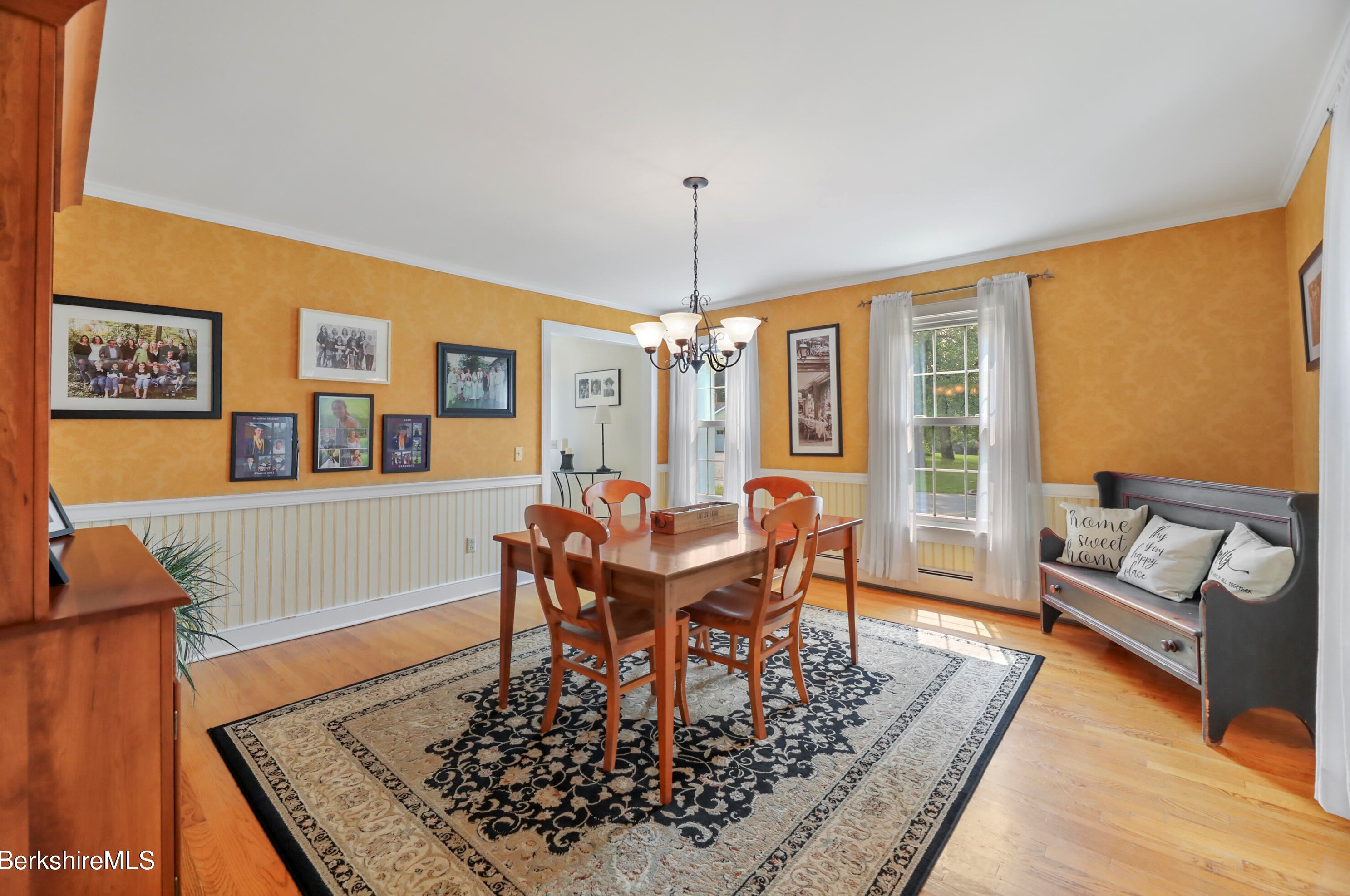 15 Filomena Dr, Pittsfield MA  01201-8438 exterior