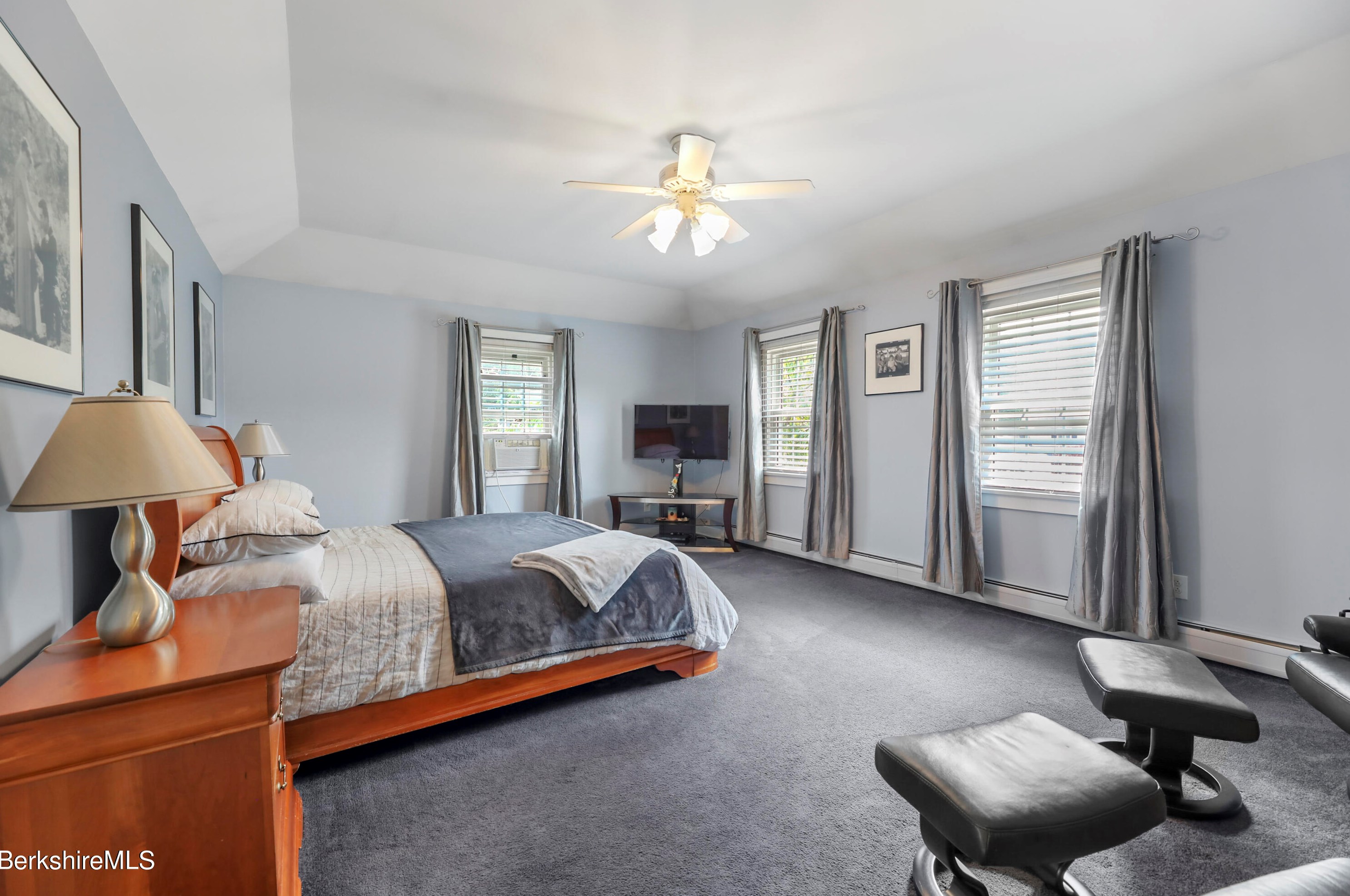 15 Filomena Dr, Pittsfield MA  01201-8438 exterior