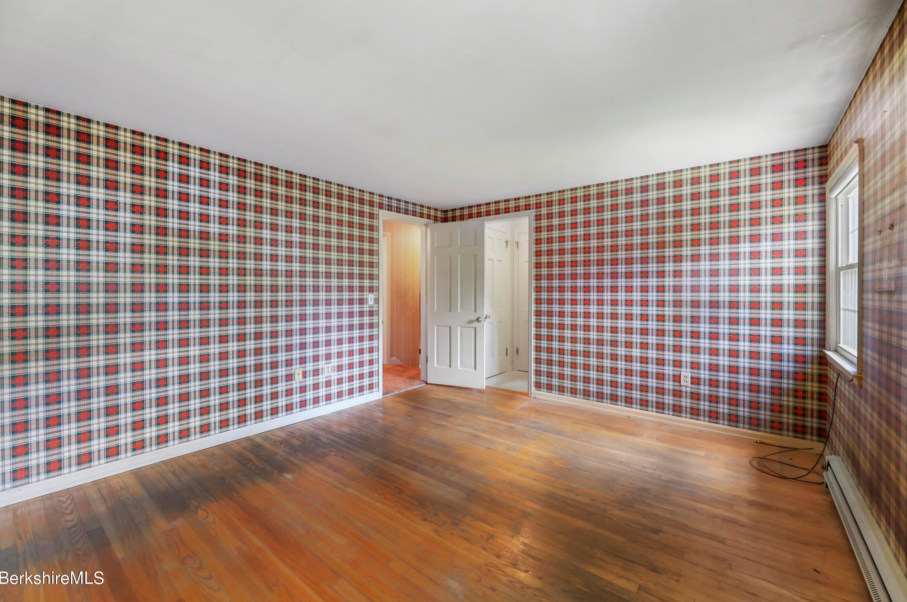 90 Dawes Ave, Pittsfield MA 01201-7322 exterior