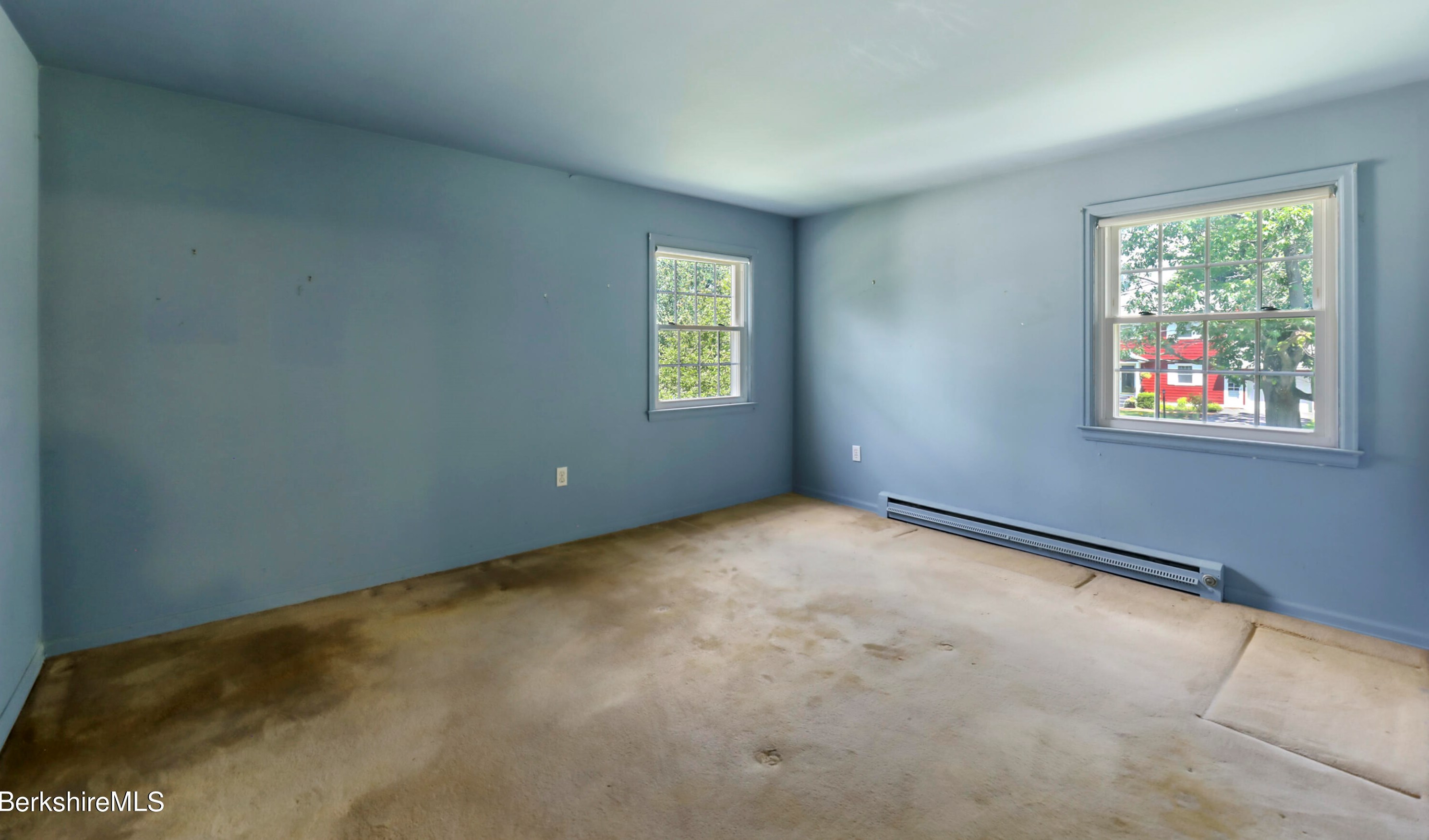 90 Dawes Ave, Pittsfield MA 01201-7322 exterior