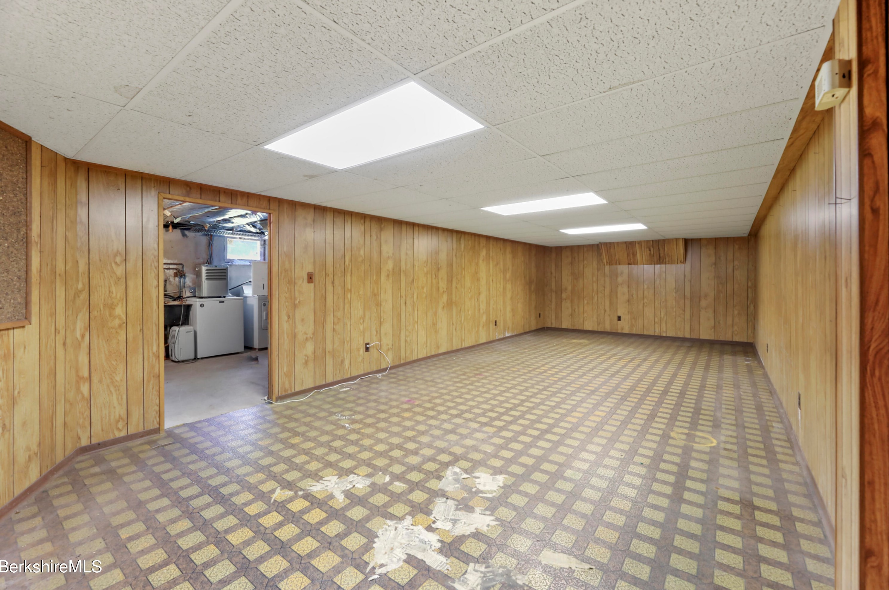 90 Dawes Ave, Pittsfield MA 01201-7322 exterior