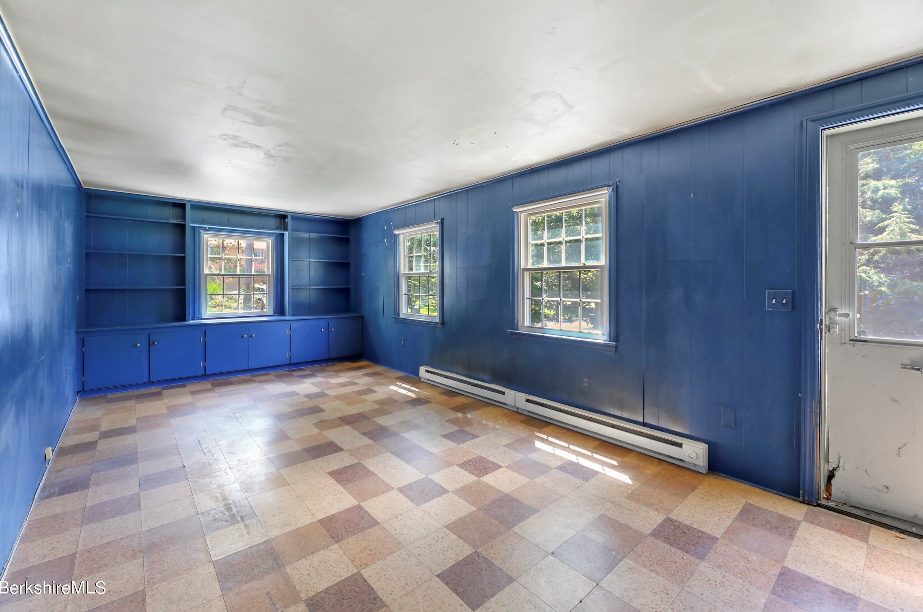 90 Dawes Ave, Pittsfield MA 01201-7322 exterior