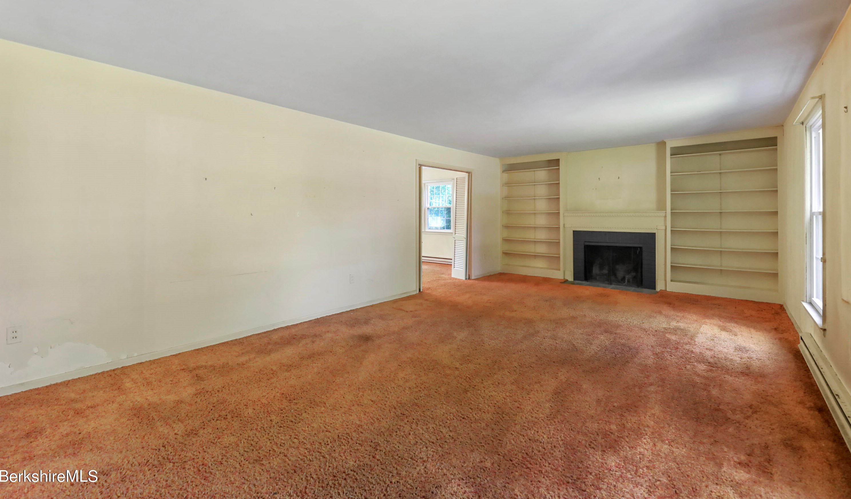 90 Dawes Ave, Pittsfield MA 01201-7322 exterior