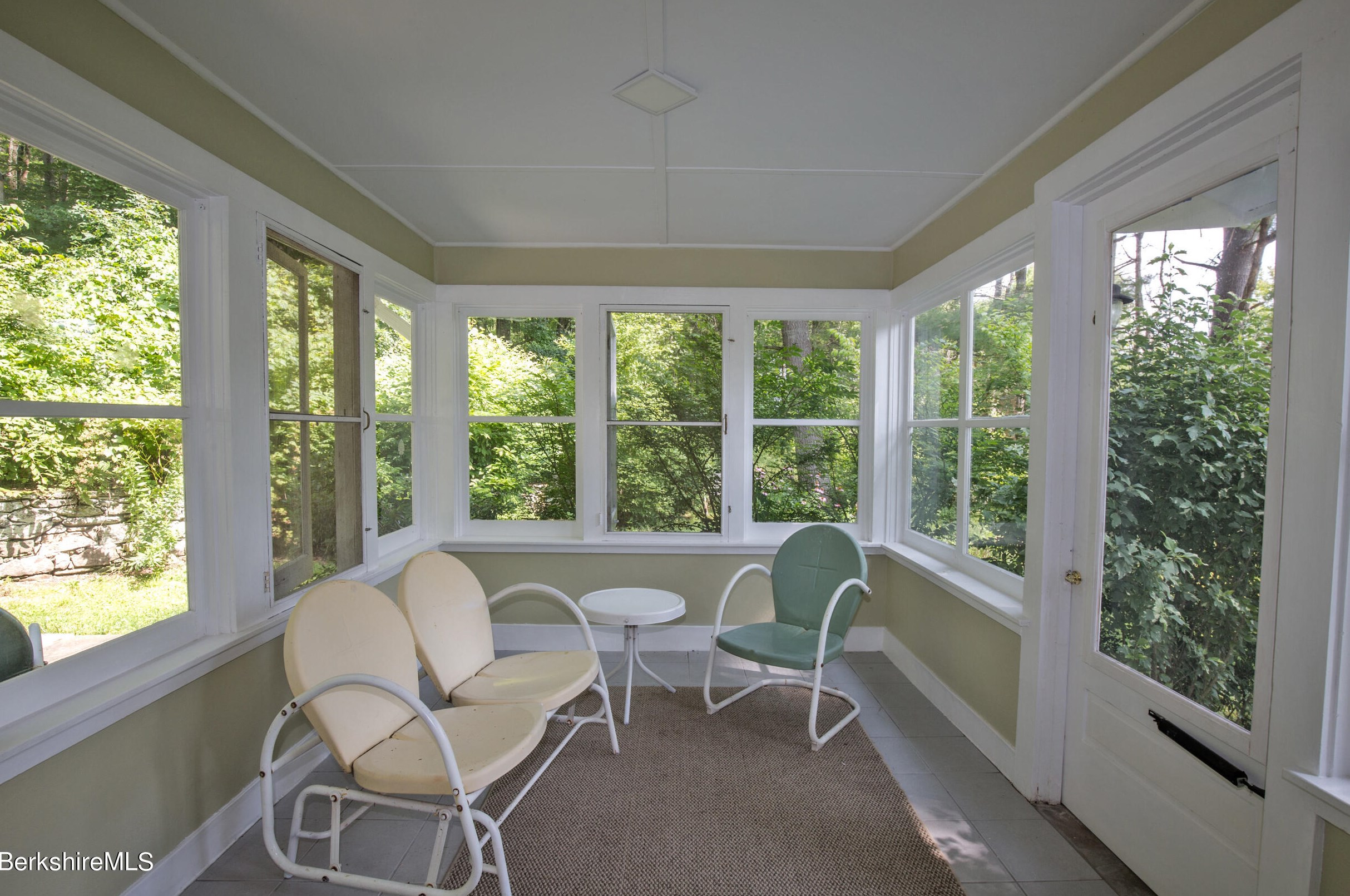 165 Monument Valley Rd, Alford MA 01230-1458 exterior