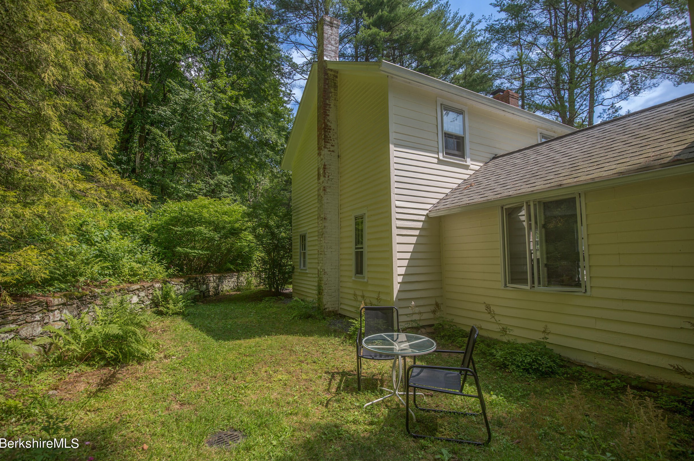 165 Monument Valley Rd, Alford MA 01230-1458 exterior