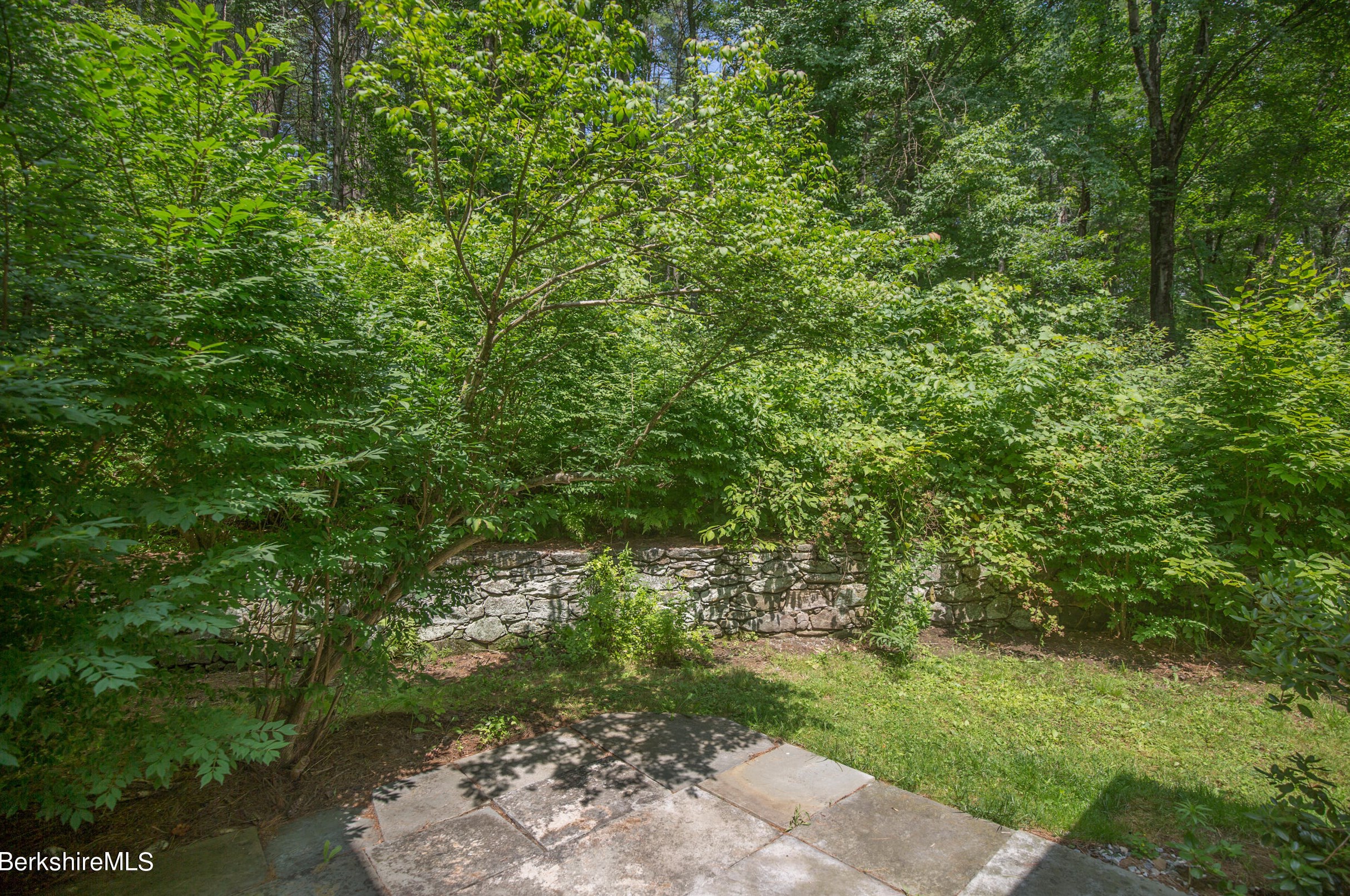 165 Monument Valley Rd, Alford MA 01230-1458 exterior