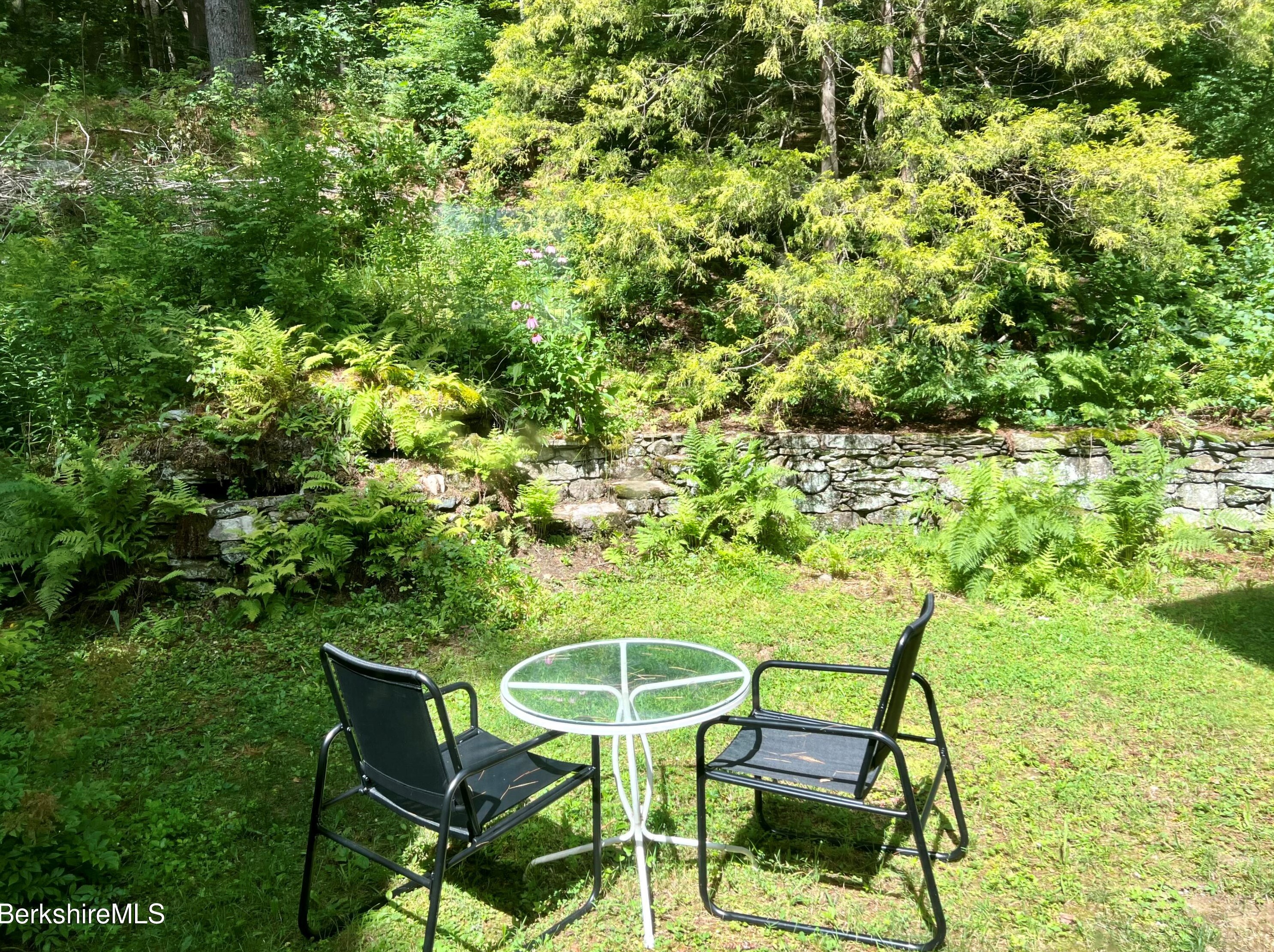 165 Monument Valley Rd, Alford MA 01230-1458 exterior