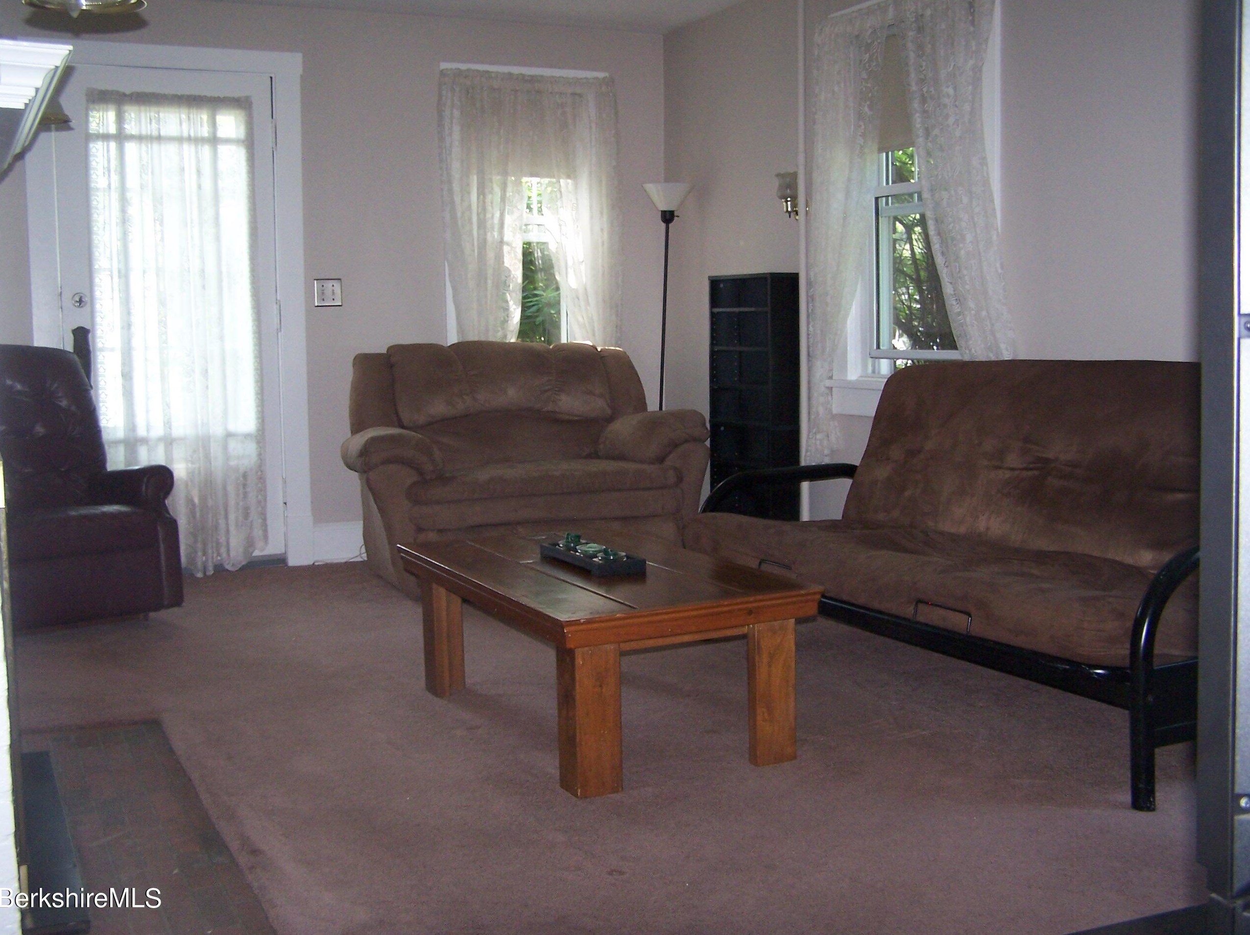 61 Elberon Ave, Pittsfield MA  01201-2840 exterior