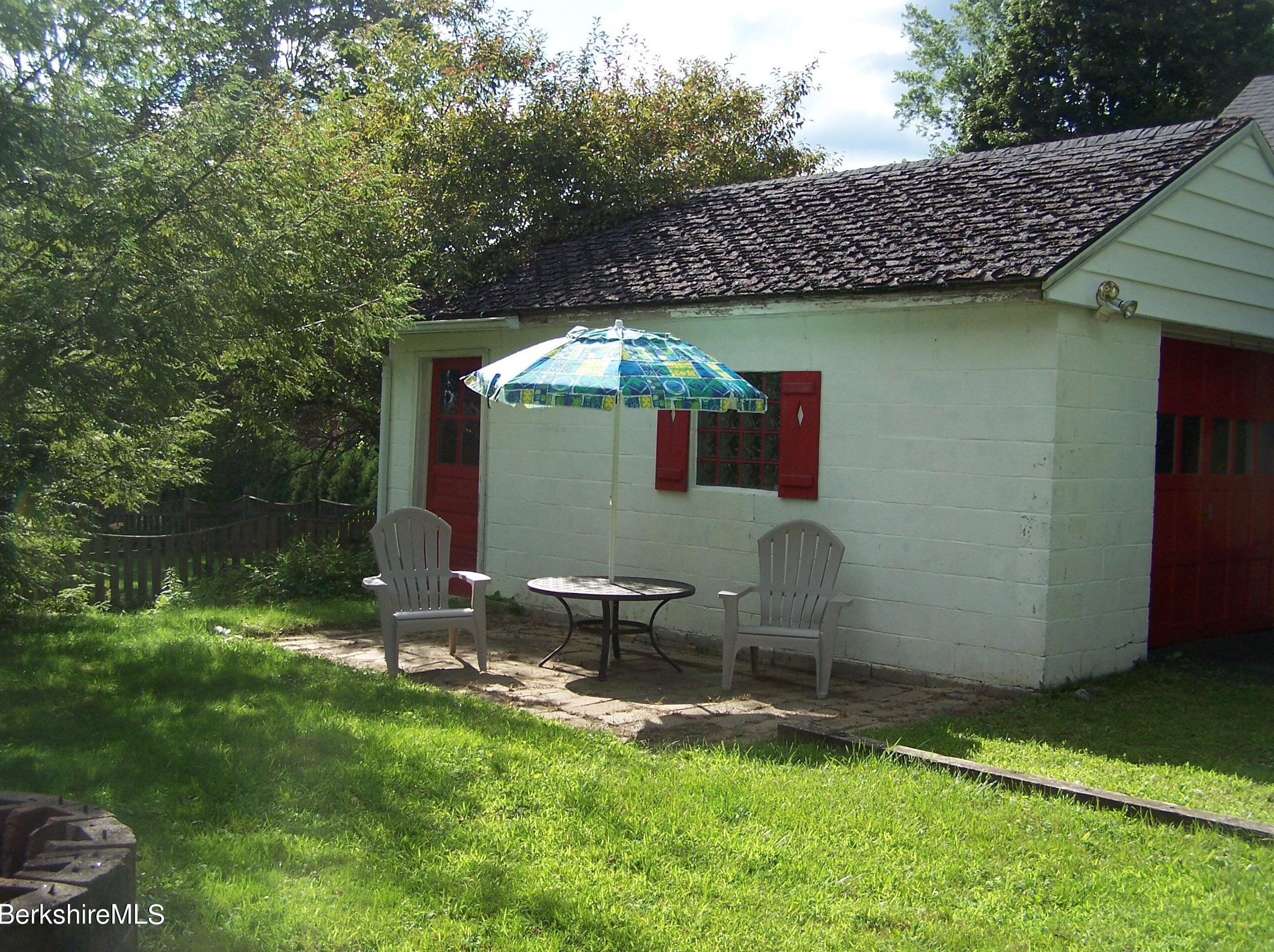 61 Elberon Ave, Pittsfield MA  01201-2840 exterior