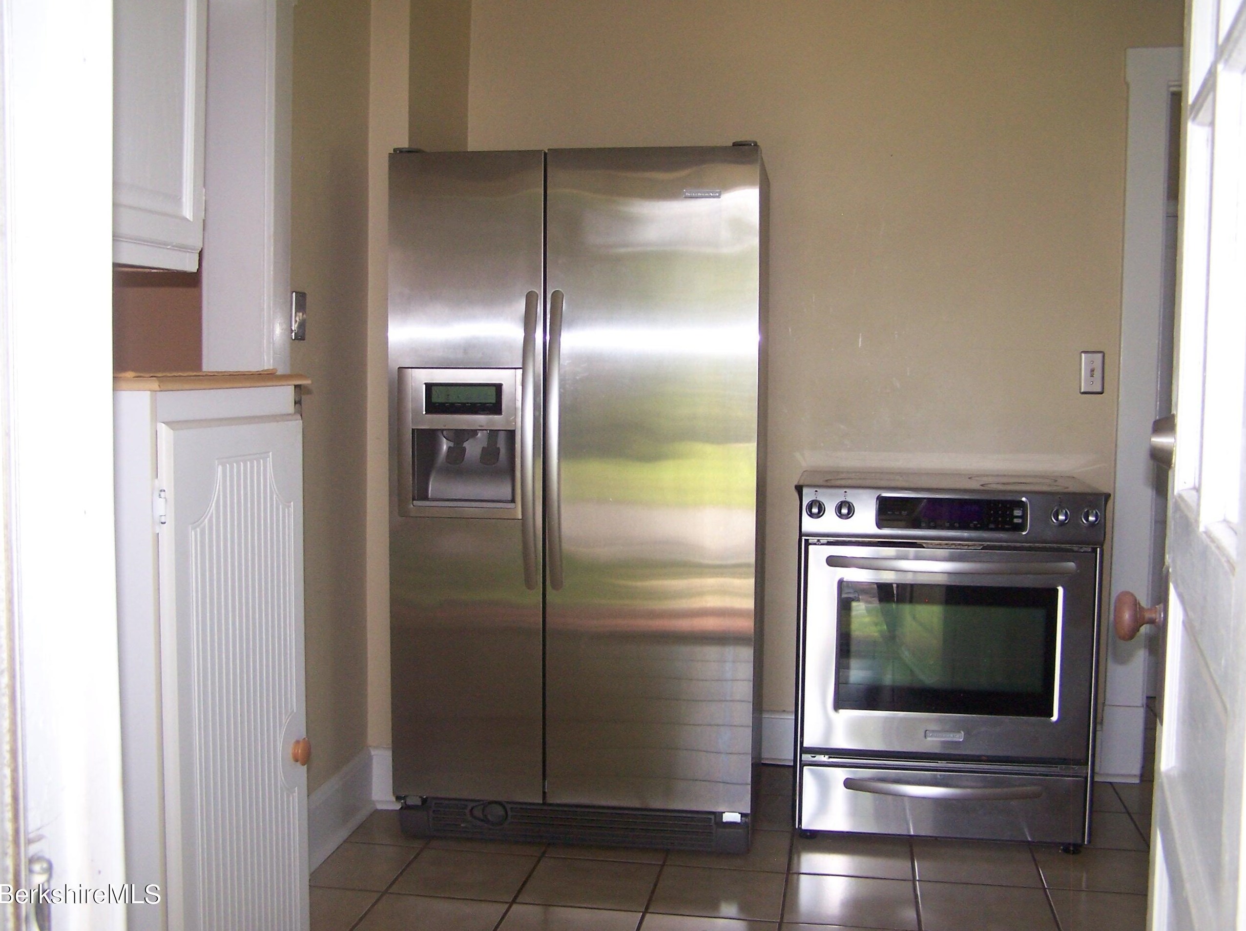 61 Elberon Ave, Pittsfield MA  01201-2840 exterior