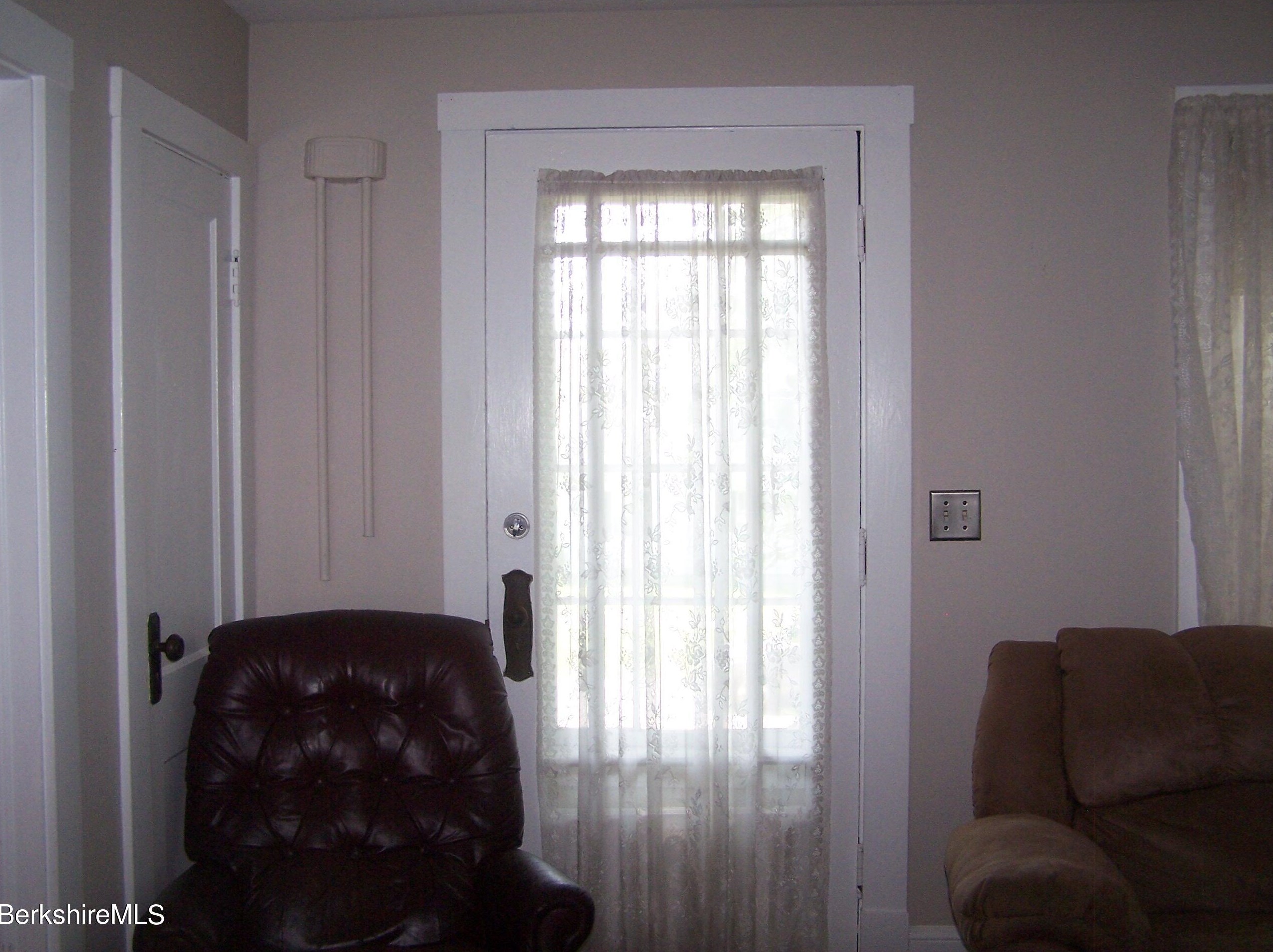 61 Elberon Ave, Pittsfield MA  01201-2840 exterior