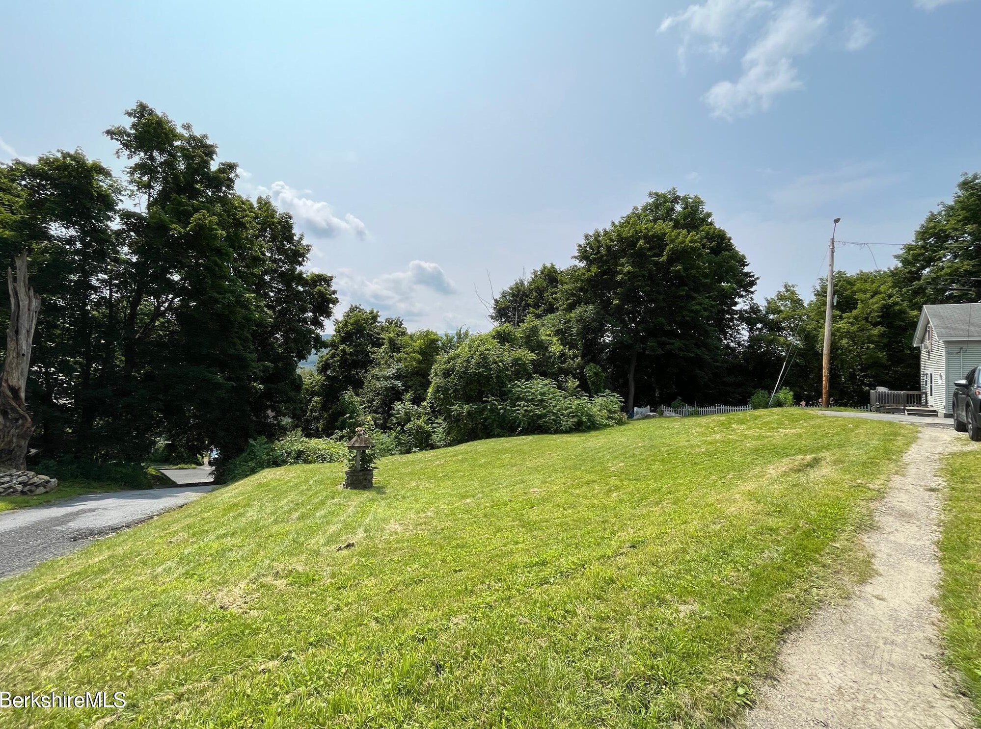 21 Ray St, Clarksburg MA 01247 exterior