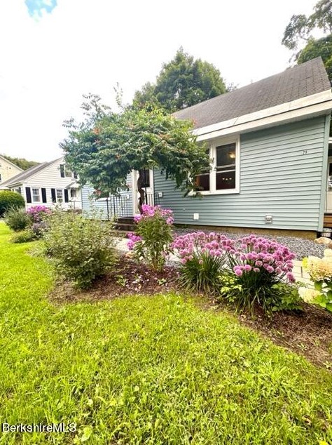 28 Holbrook St, Clarksburg MA 01247-4210 exterior