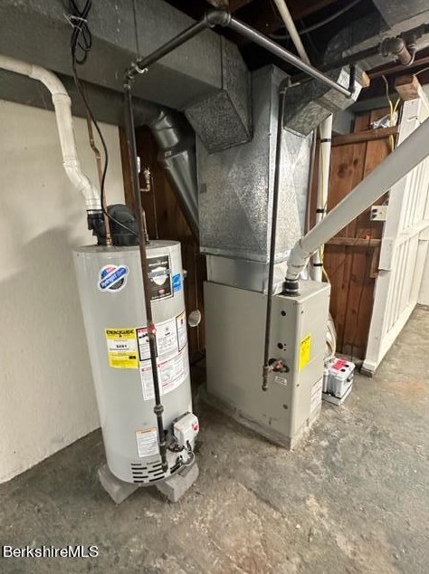 28 Holbrook St, Clarksburg MA 01247-4210 exterior