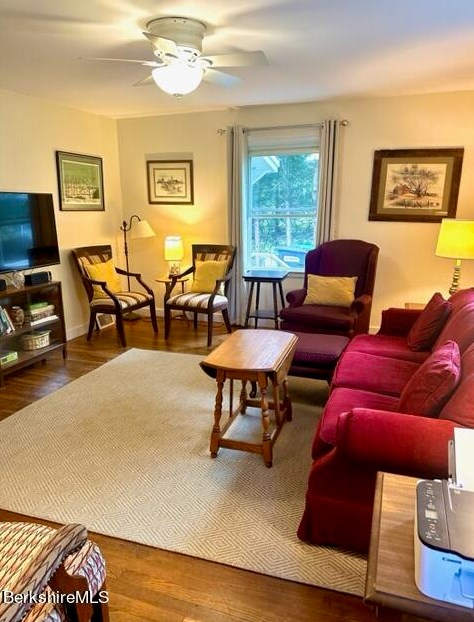 28 Holbrook St, Clarksburg MA 01247-4210 exterior