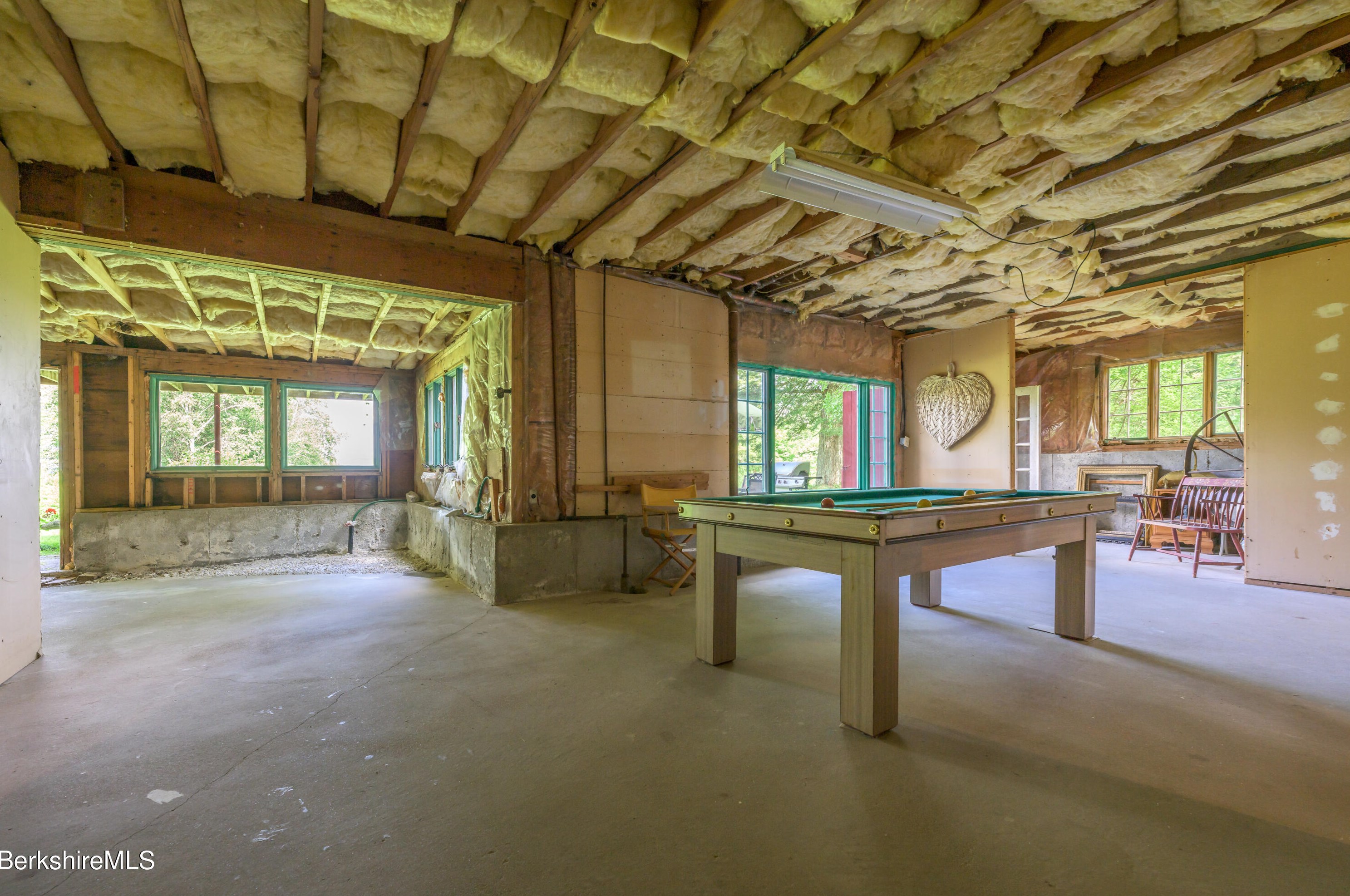 33 Birch Hl Rd, Alford MA 01266-9301 exterior