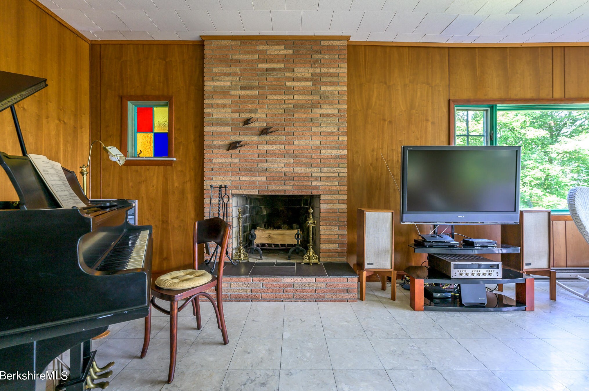 33 Birch Hl Rd, Alford MA 01266-9301 exterior