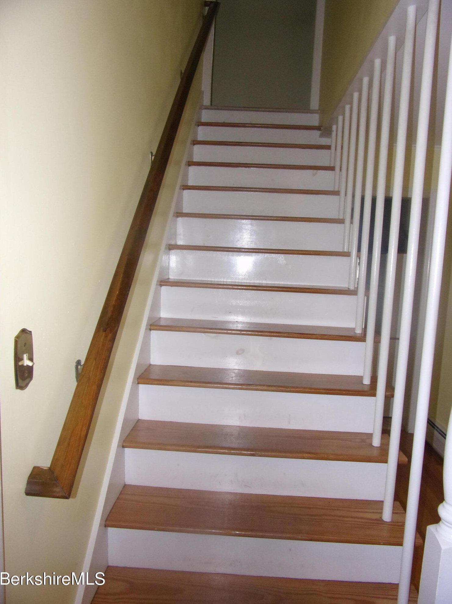 66 Hathaway St, Clarksburg MA 01247-2343 exterior