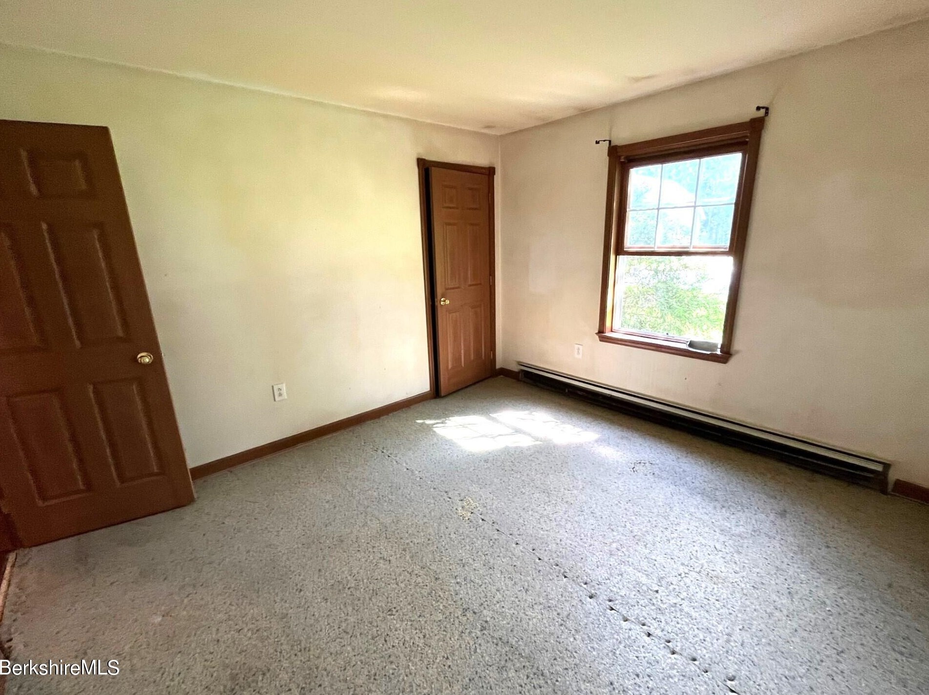 75 Clarendon St, Pittsfield MA 01201-2512 exterior