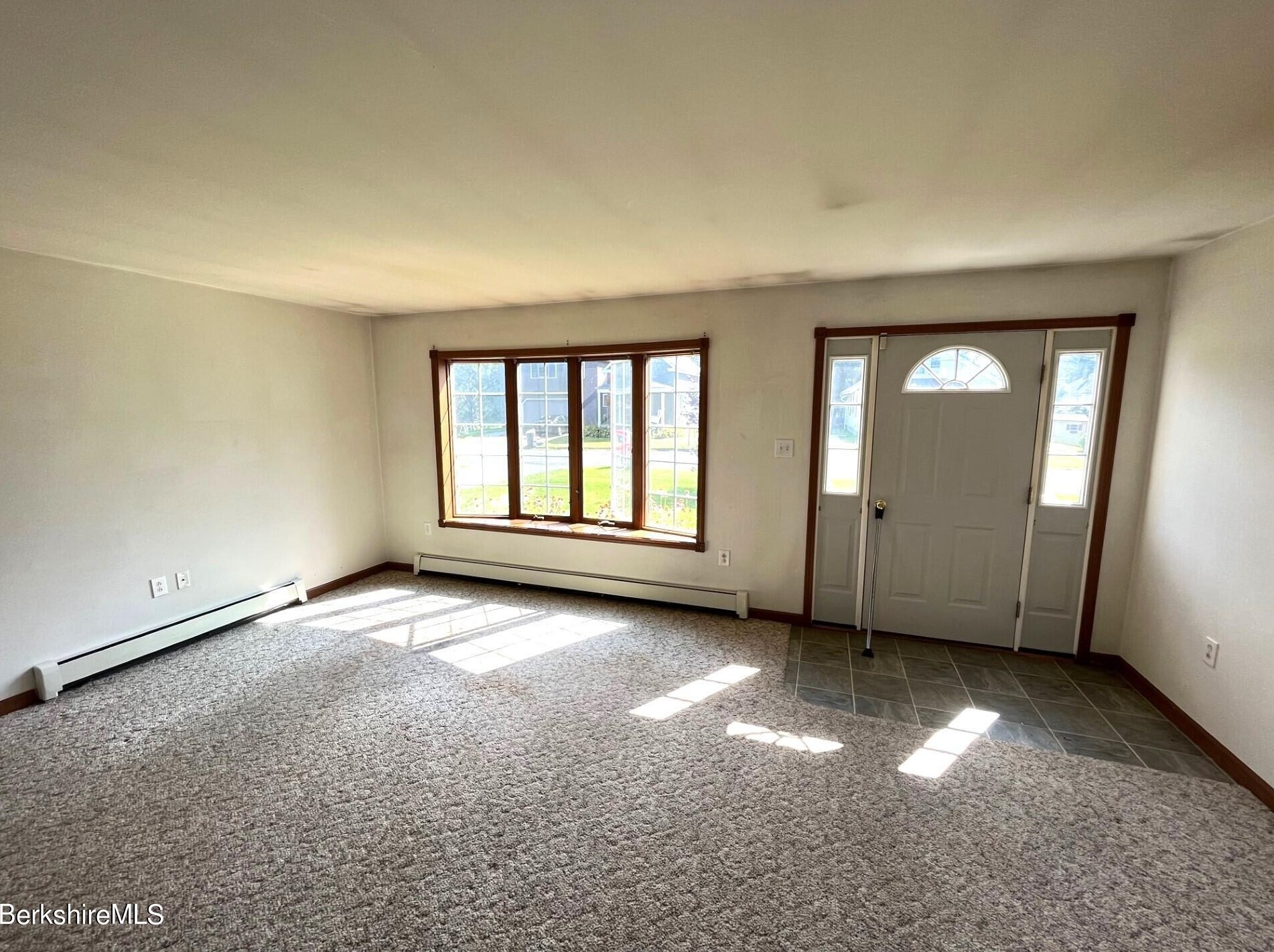 75 Clarendon St, Pittsfield MA 01201-2512 exterior