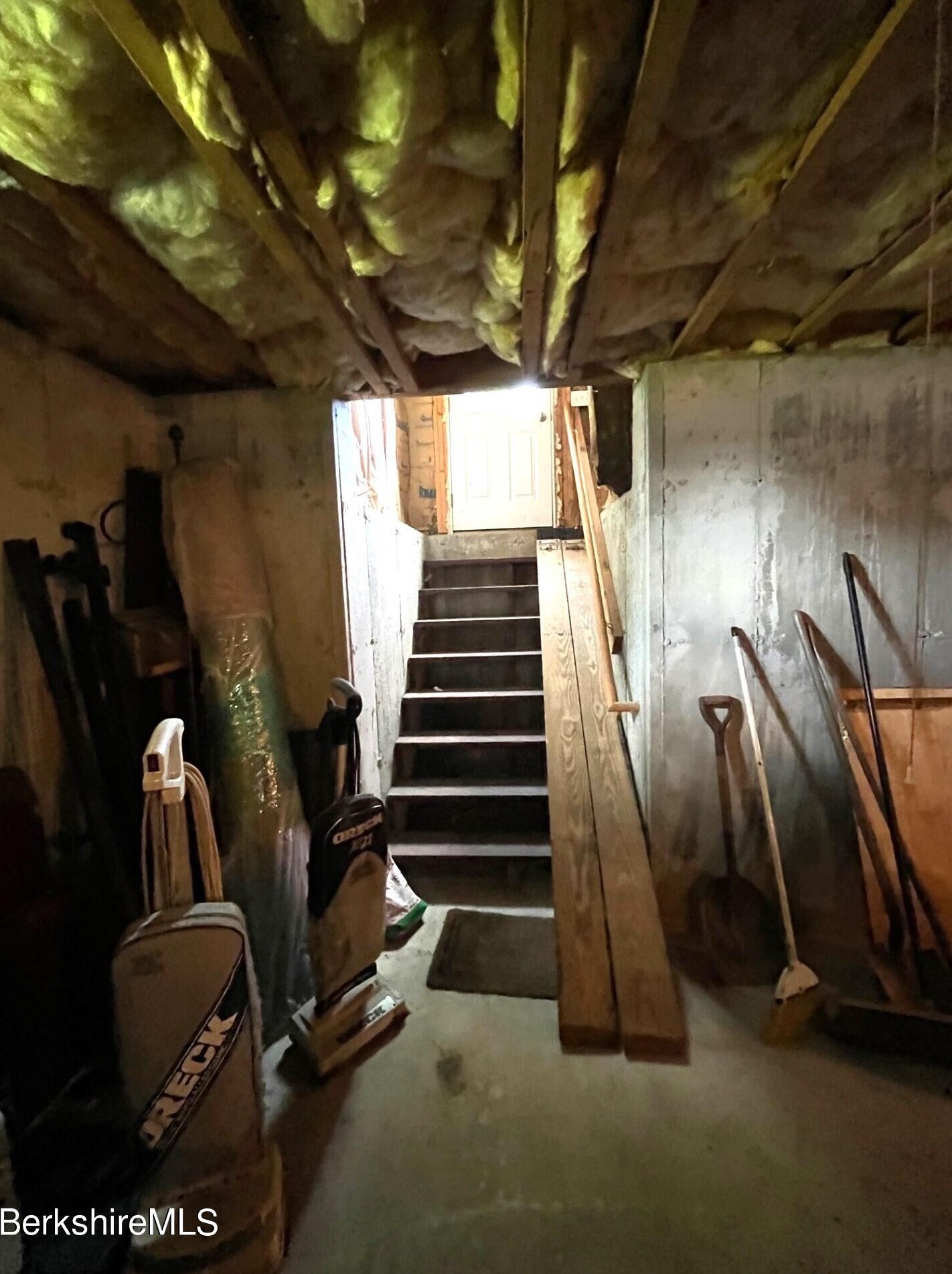 75 Clarendon St, Pittsfield MA 01201-2512 exterior