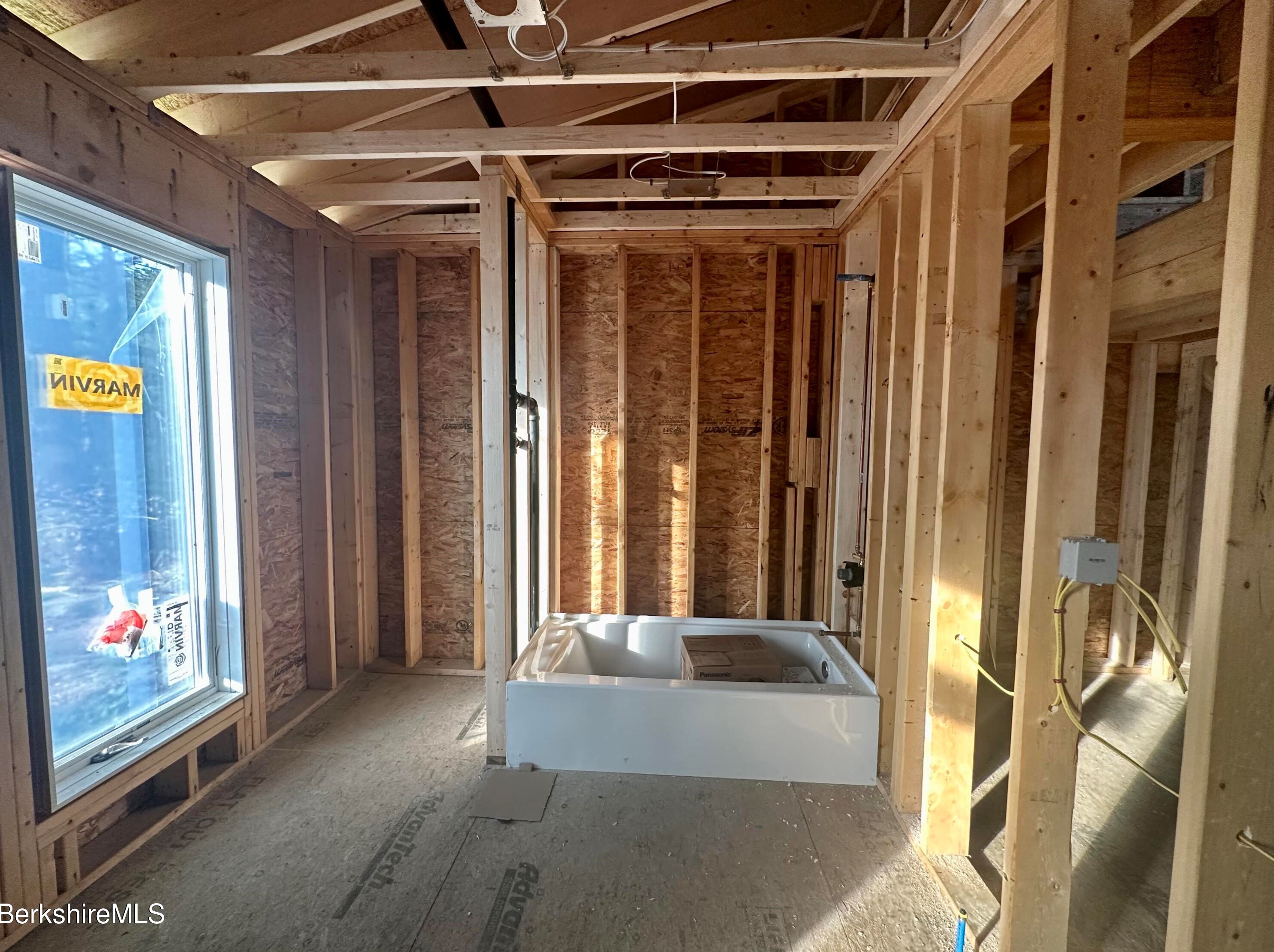 55 Revilla Ter, Pittsfield MA 01201-6426 exterior