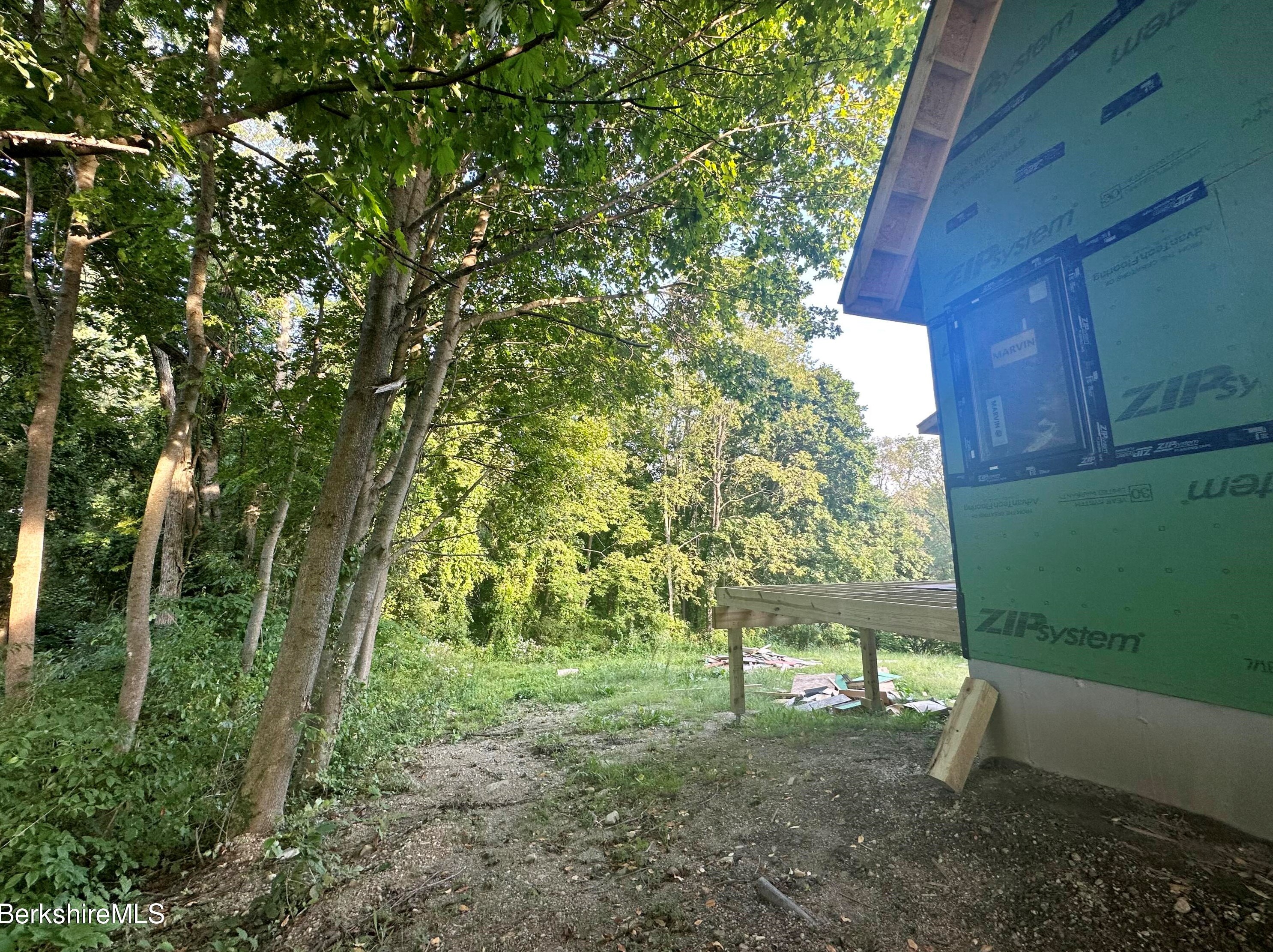 55 Revilla Ter, Pittsfield MA 01201-6426 exterior