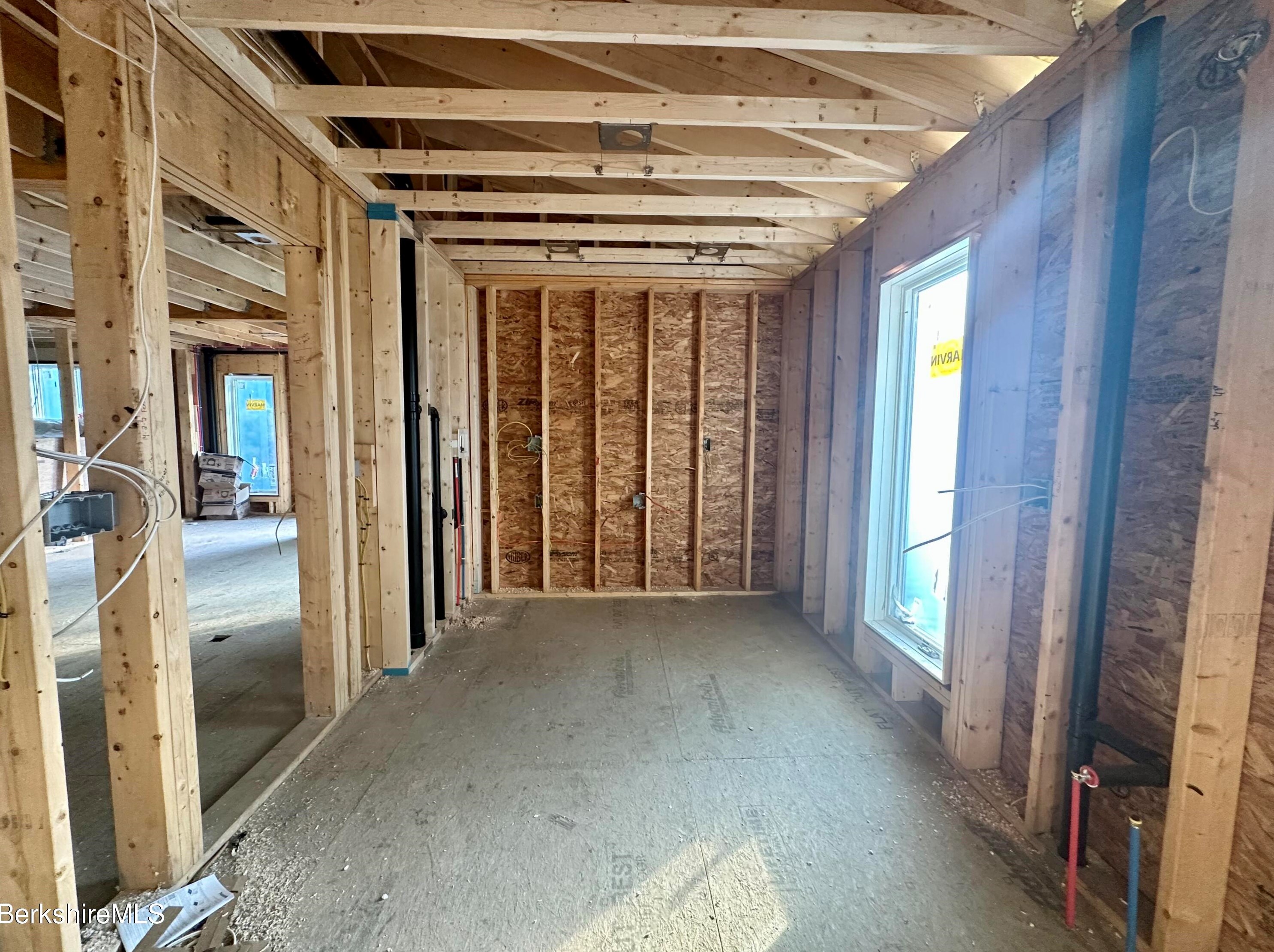 55 Revilla Ter, Pittsfield MA 01201-6426 exterior