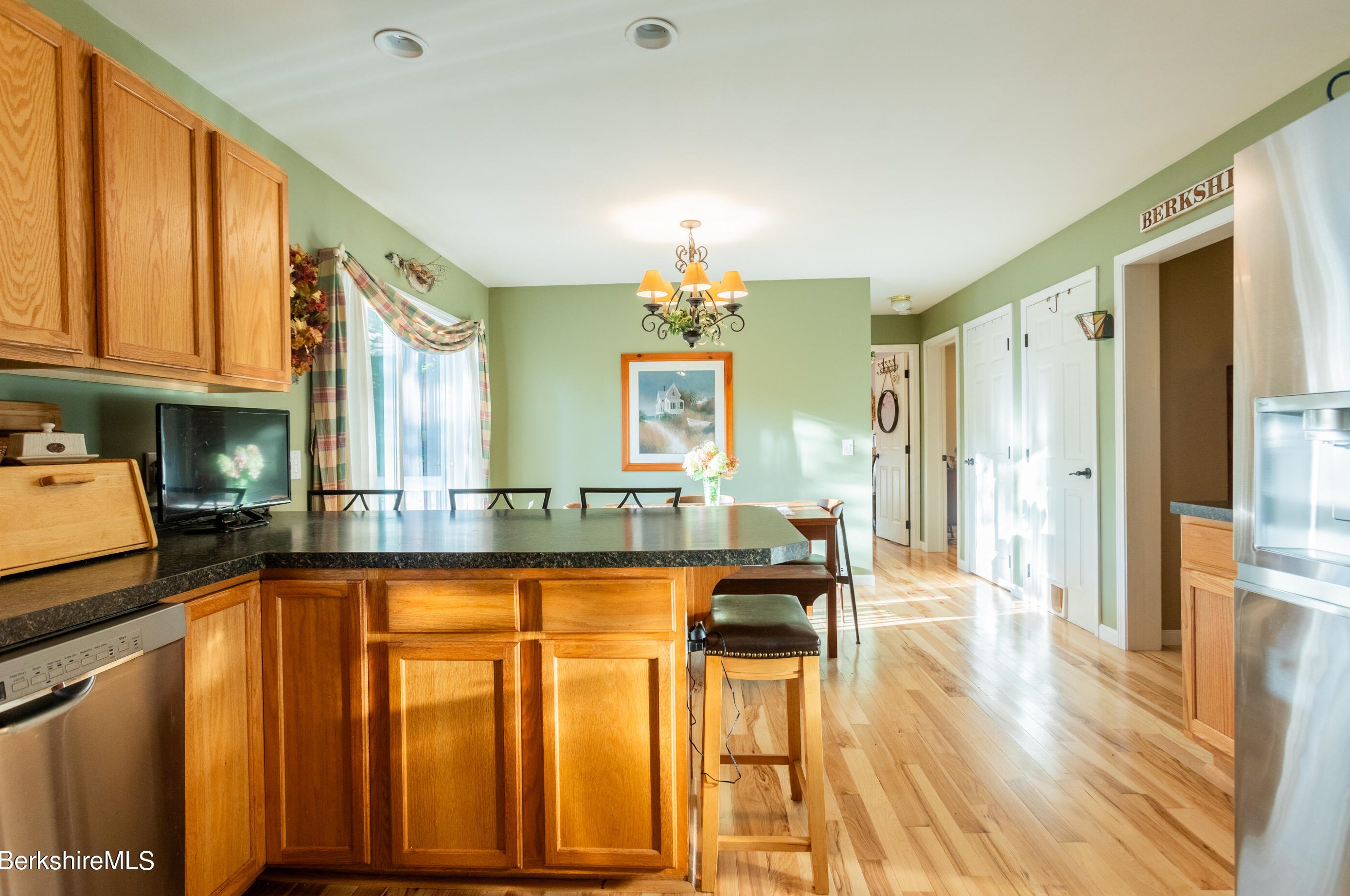 155 Scammell Ave, Pittsfield MA  01201-3435 exterior