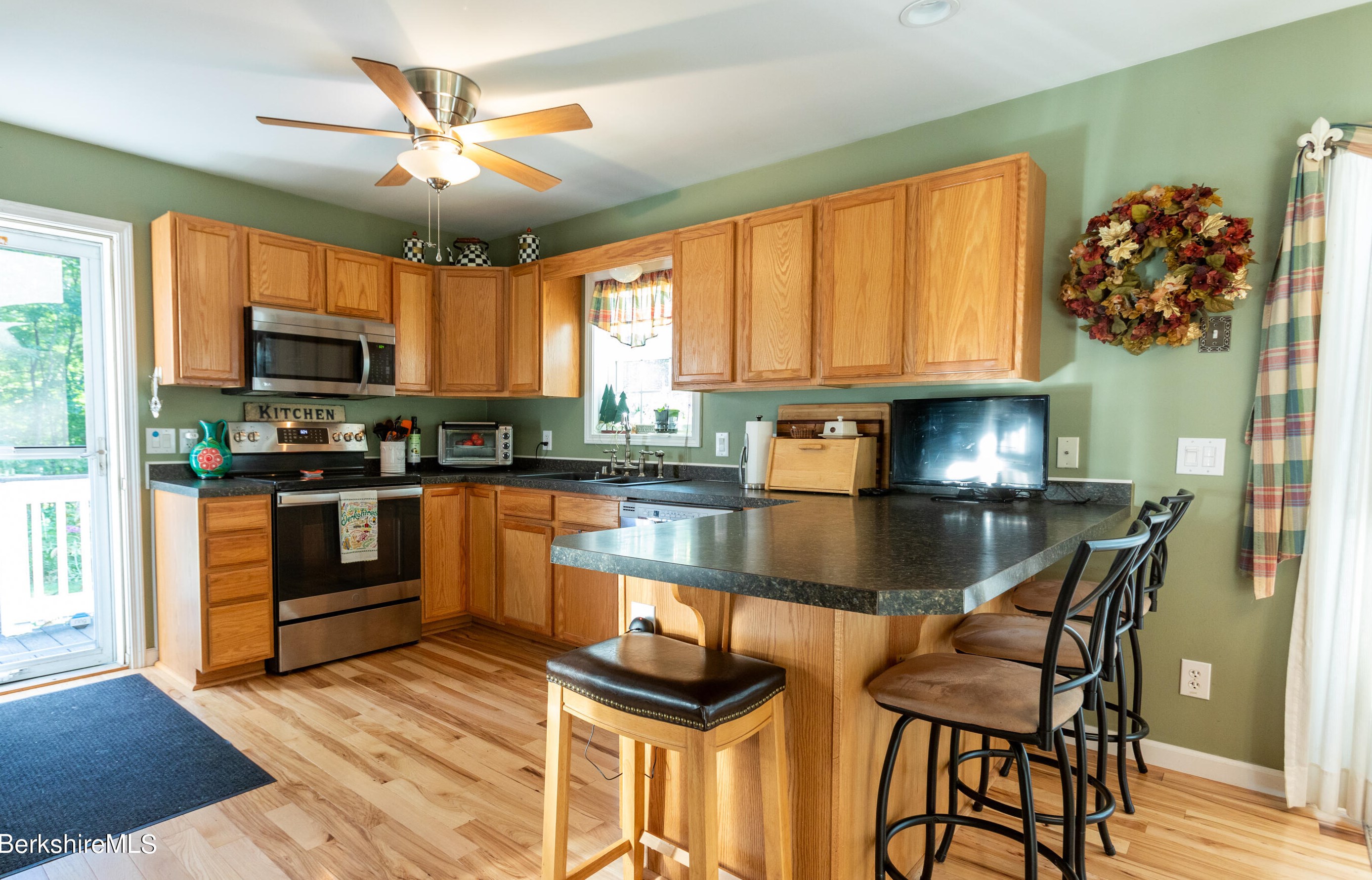 155 Scammell Ave, Pittsfield MA  01201-3435 exterior