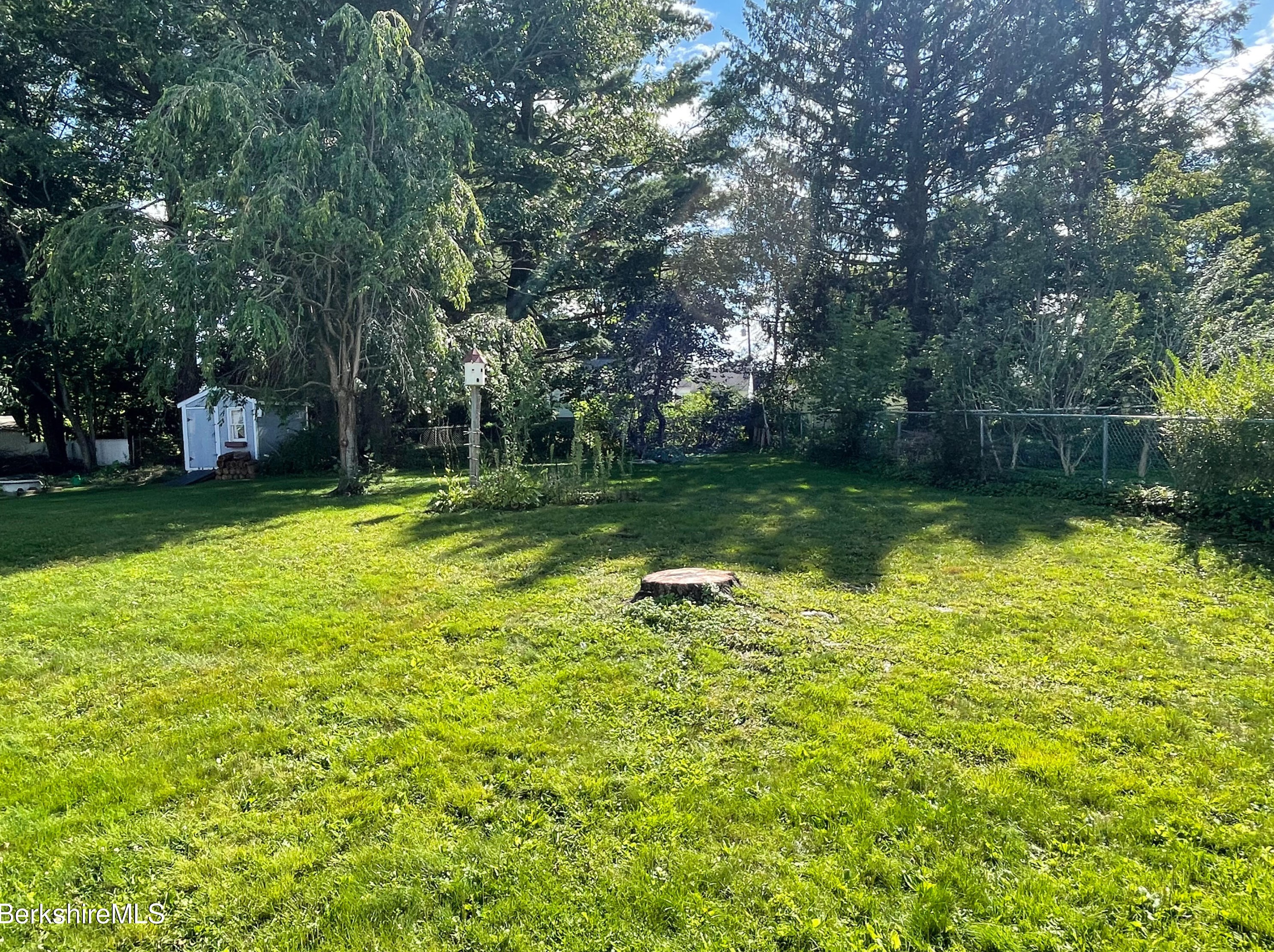 316 Connecticut Ave, Pittsfield MA 01201-3607 exterior