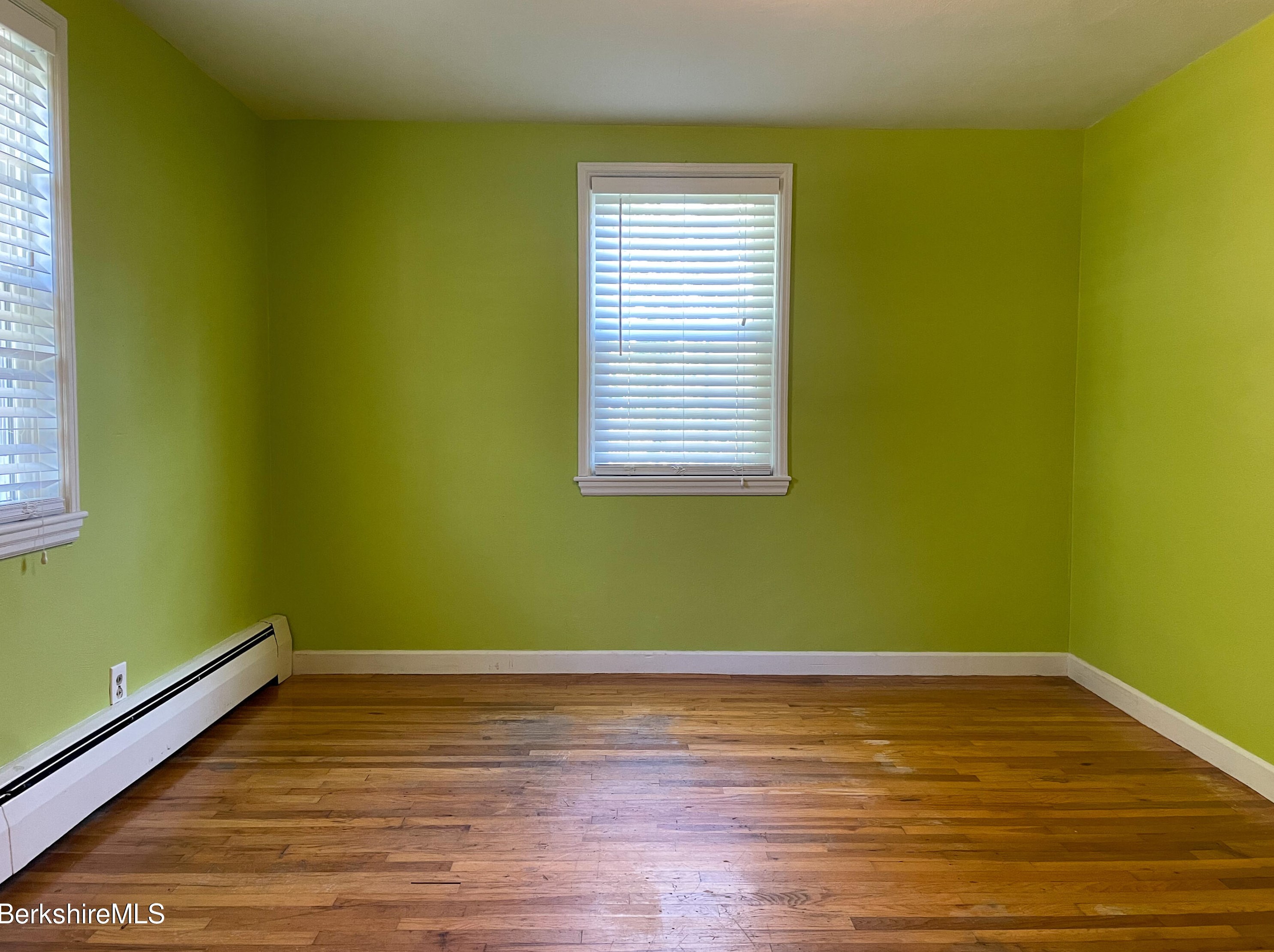 316 Connecticut Ave, Pittsfield MA 01201-3607 exterior