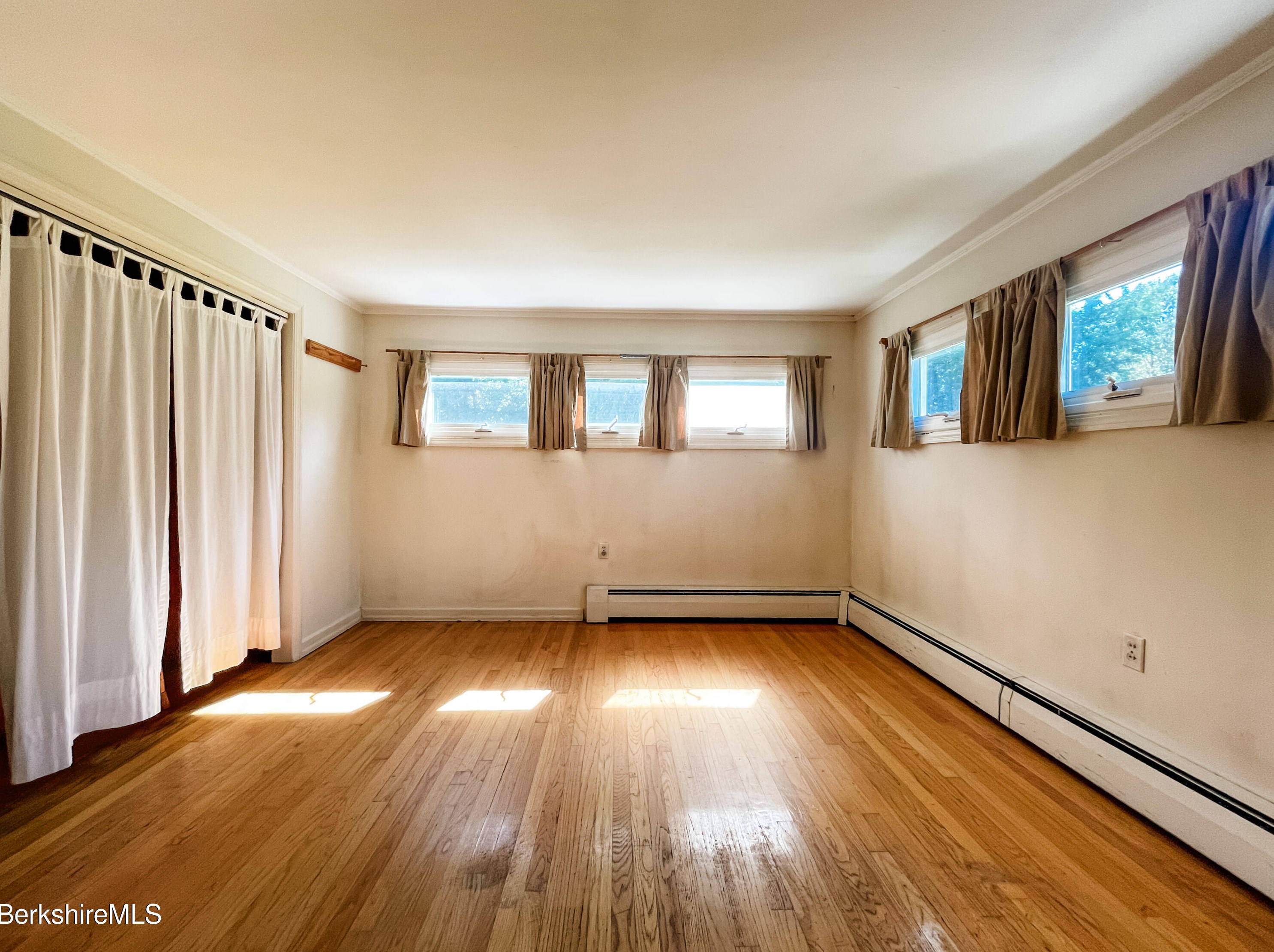 316 Connecticut Ave, Pittsfield MA 01201-3607 exterior