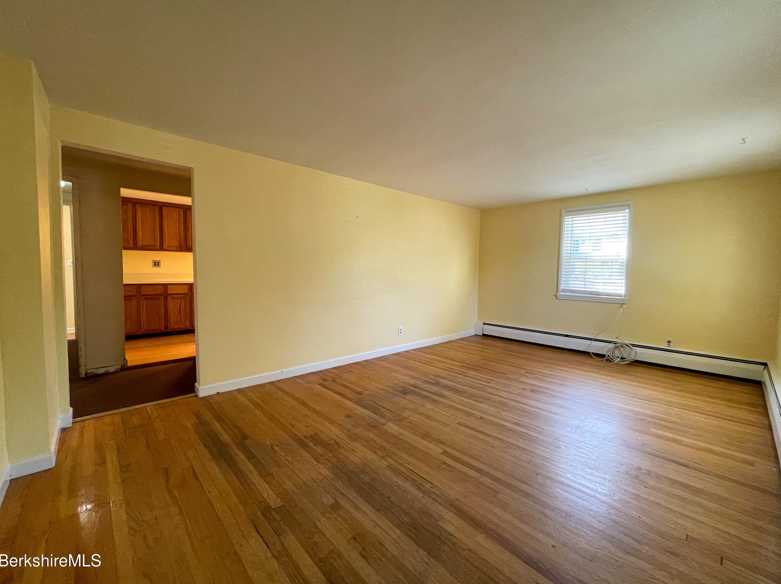 316 Connecticut Ave, Pittsfield MA 01201-3607 exterior