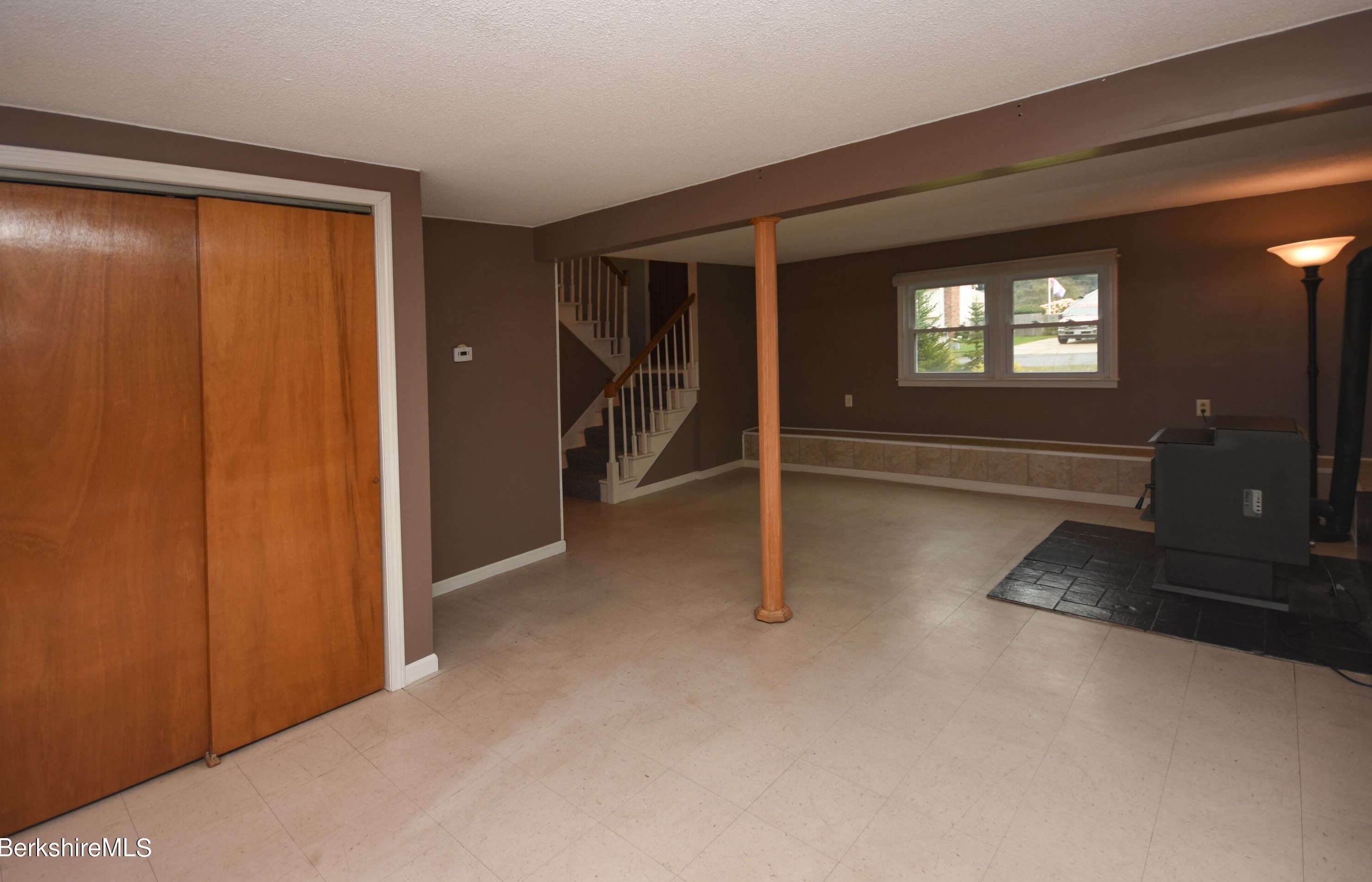 12 Winesap Rd, Pittsfield MA 01201-3835 exterior