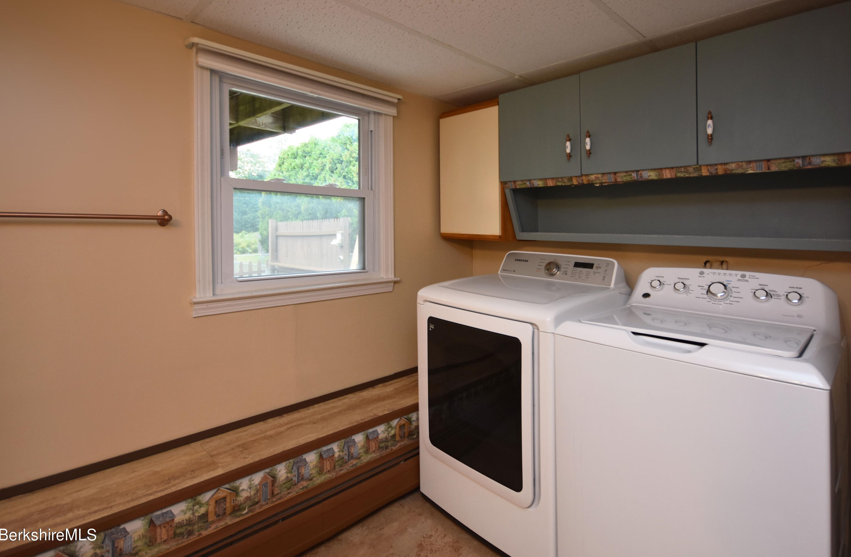 12 Winesap Rd, Pittsfield MA 01201-3835 exterior