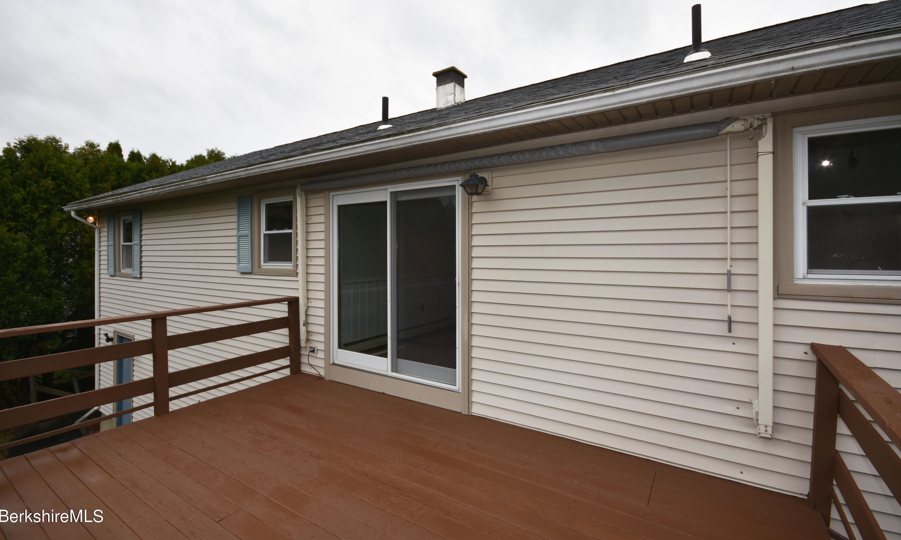 12 Winesap Rd, Pittsfield MA 01201-3835 exterior