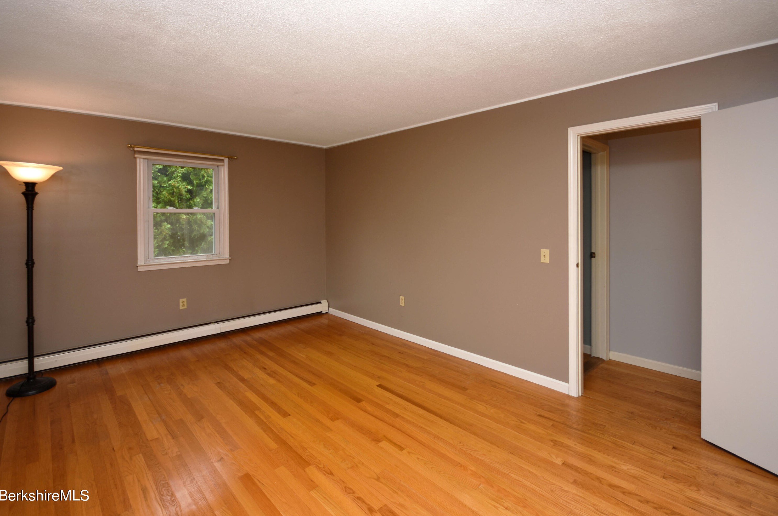 12 Winesap Rd, Pittsfield MA 01201-3835 exterior