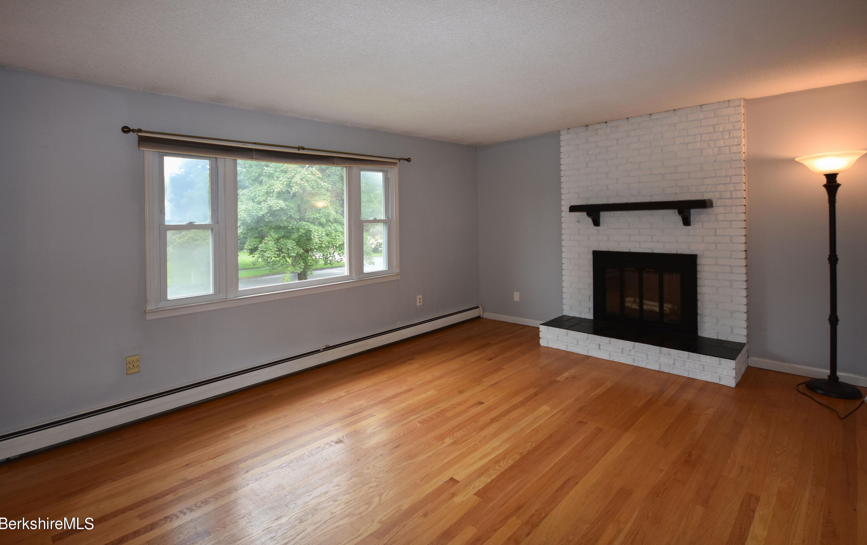 12 Winesap Rd, Pittsfield MA 01201-3835 exterior