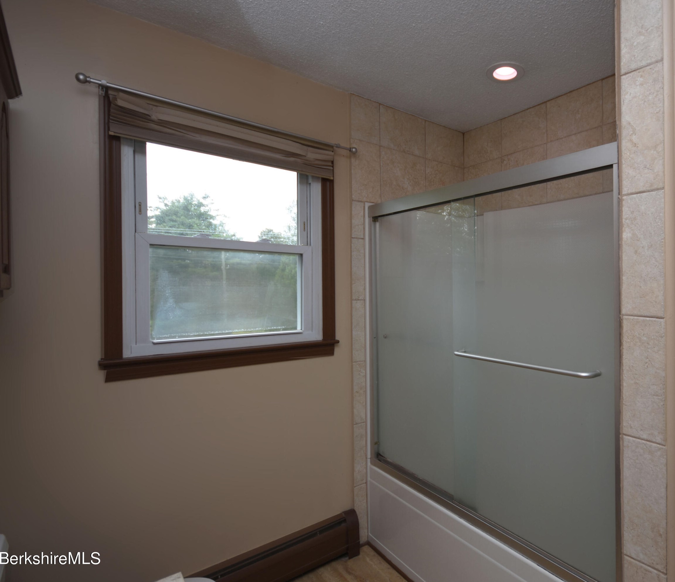 12 Winesap Rd, Pittsfield MA 01201-3835 exterior