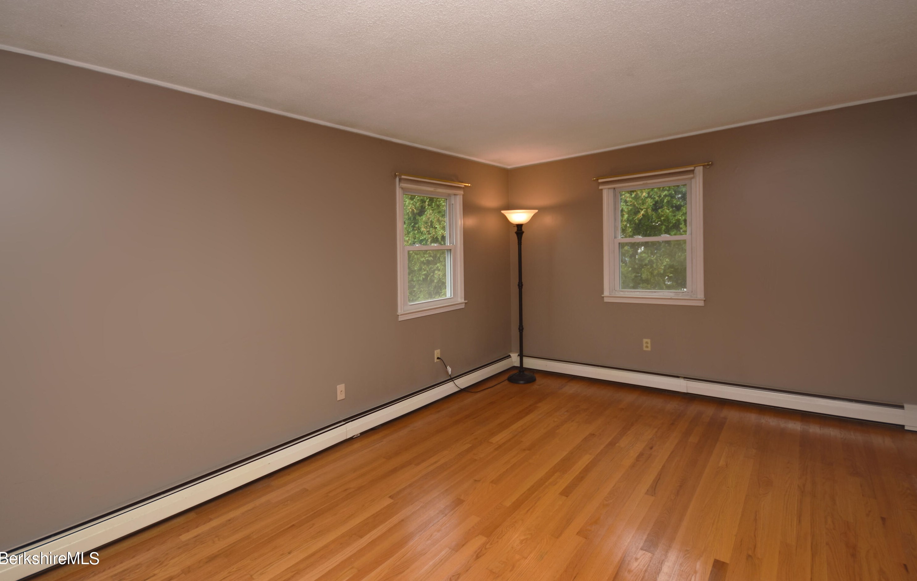 12 Winesap Rd, Pittsfield MA 01201-3835 exterior